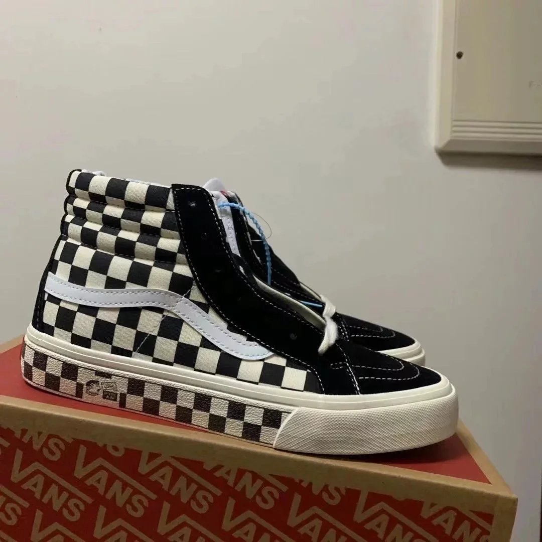 30 High-top-black and white checkerboard