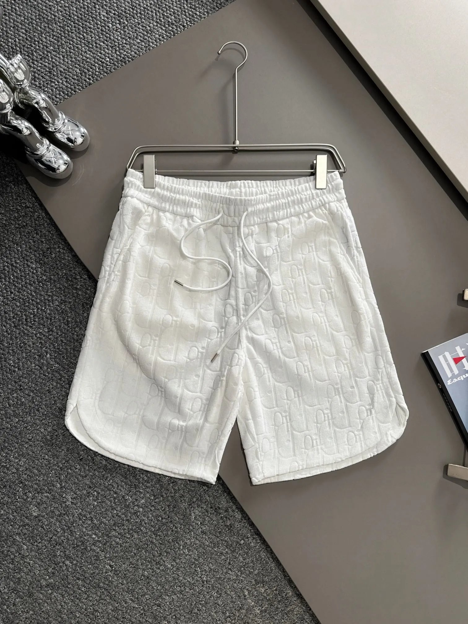 31 white