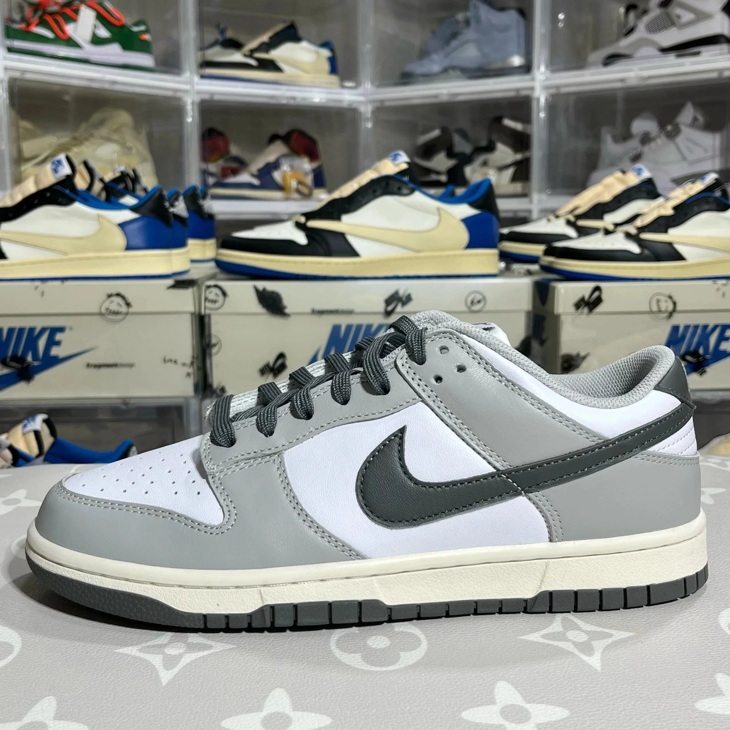 Dunk gray black new color scheme