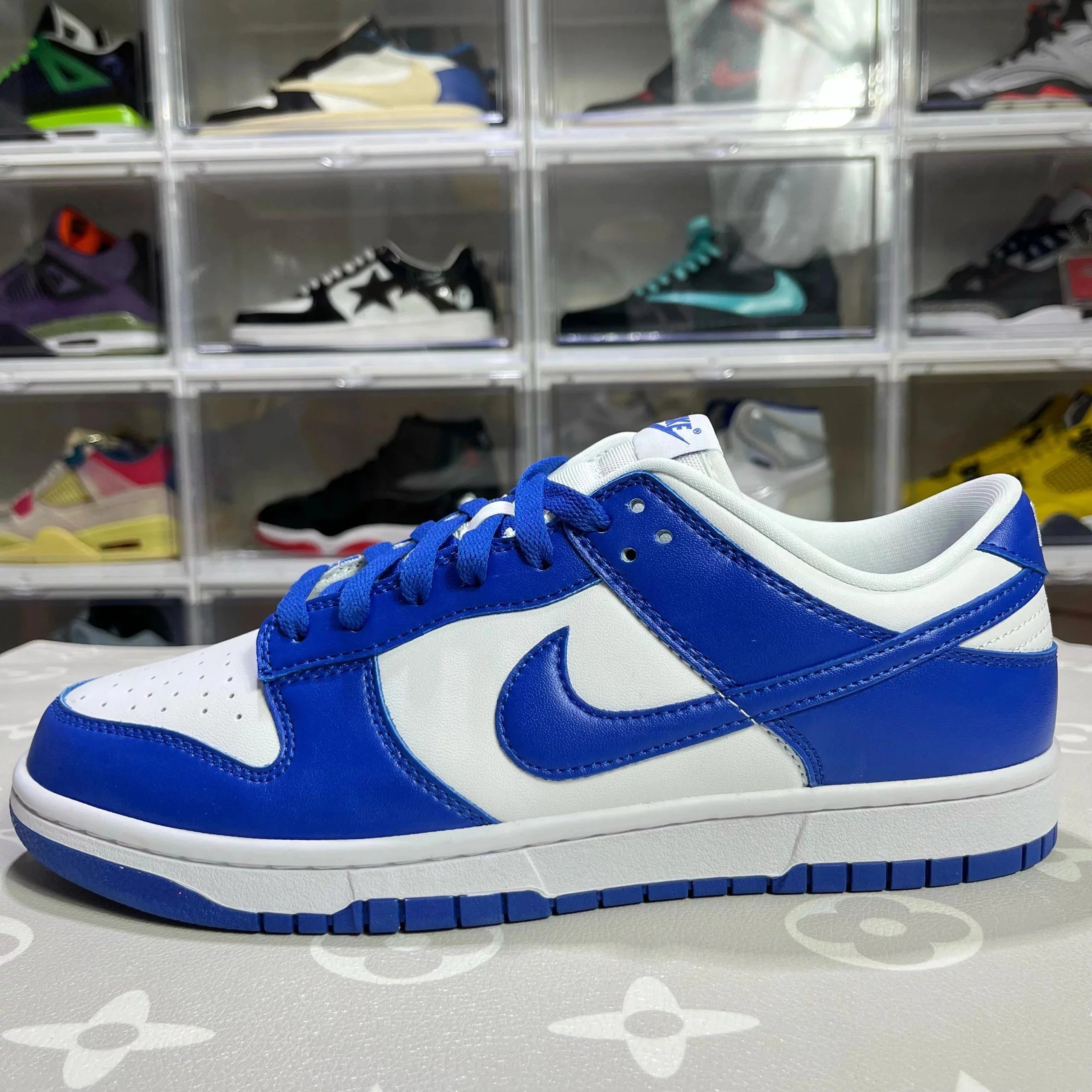 Dunk Kentucky (Exclusive Spot Supply)