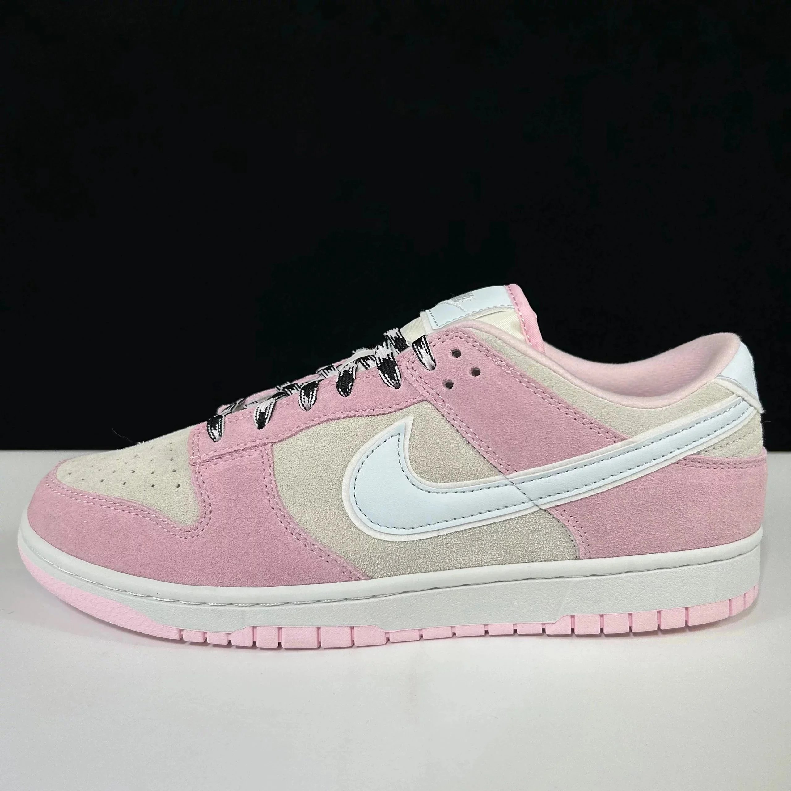 Dunk powder gray velvet
