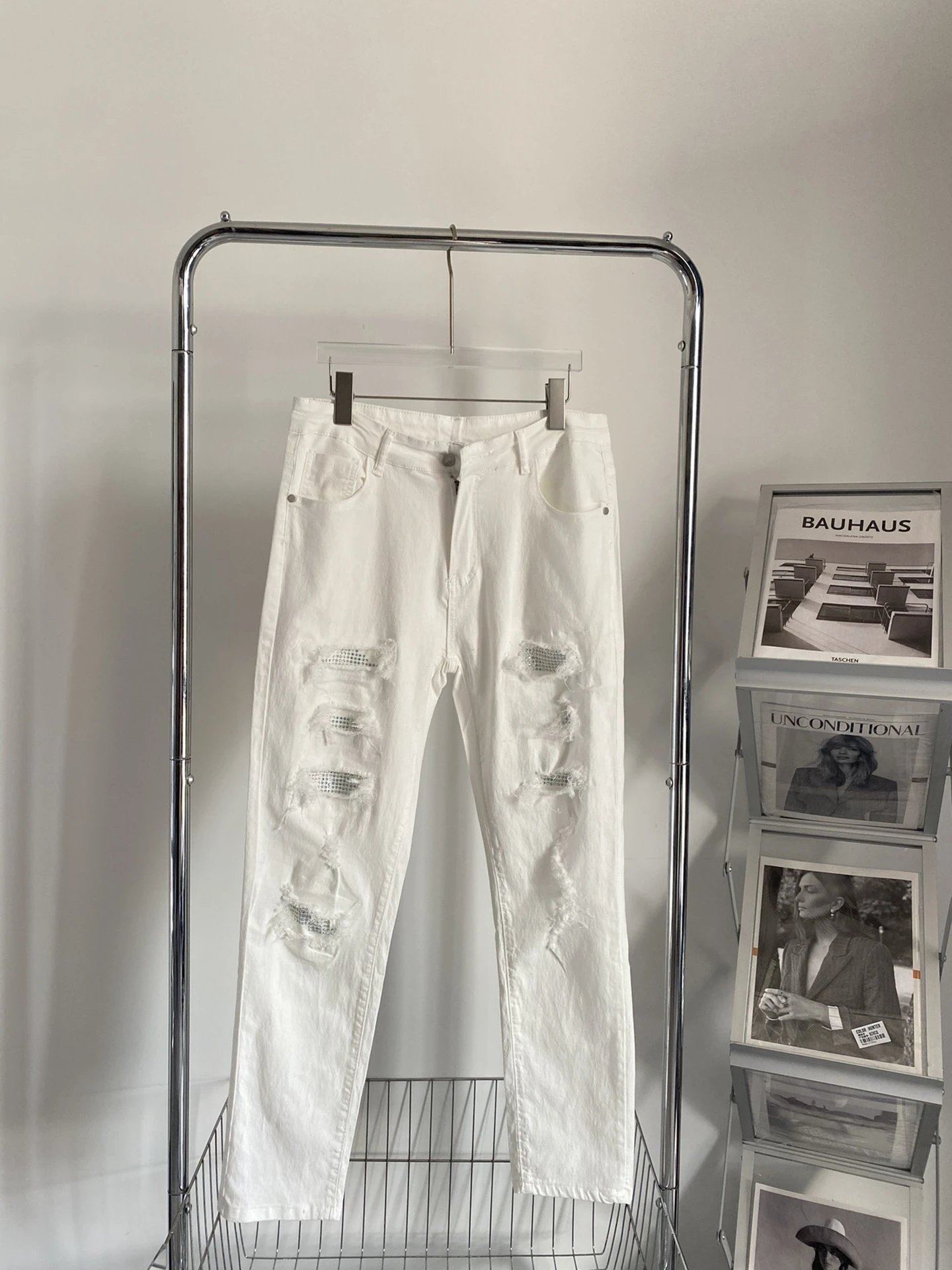 19 white