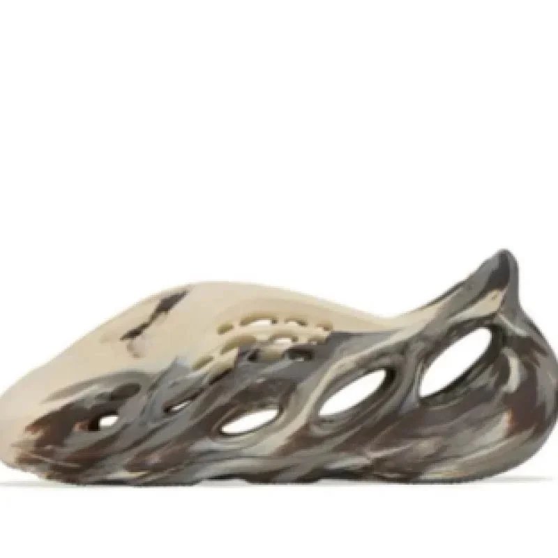 Hole Shoes Oil Painting GX8774