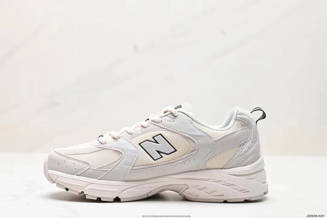03 m white
