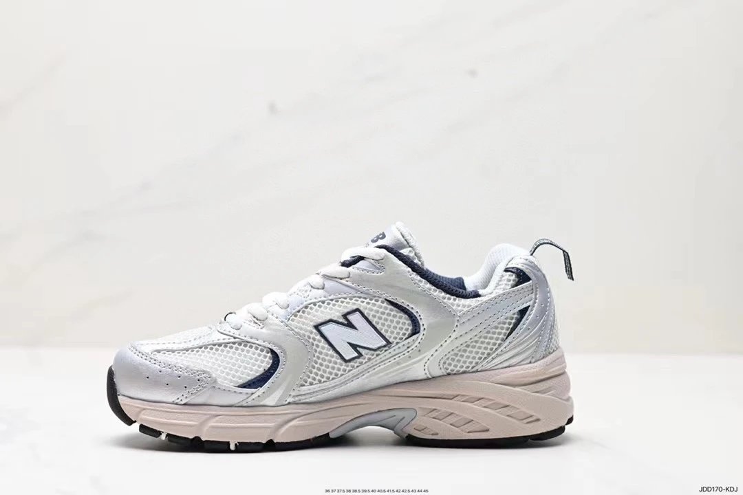 09 Gray-White