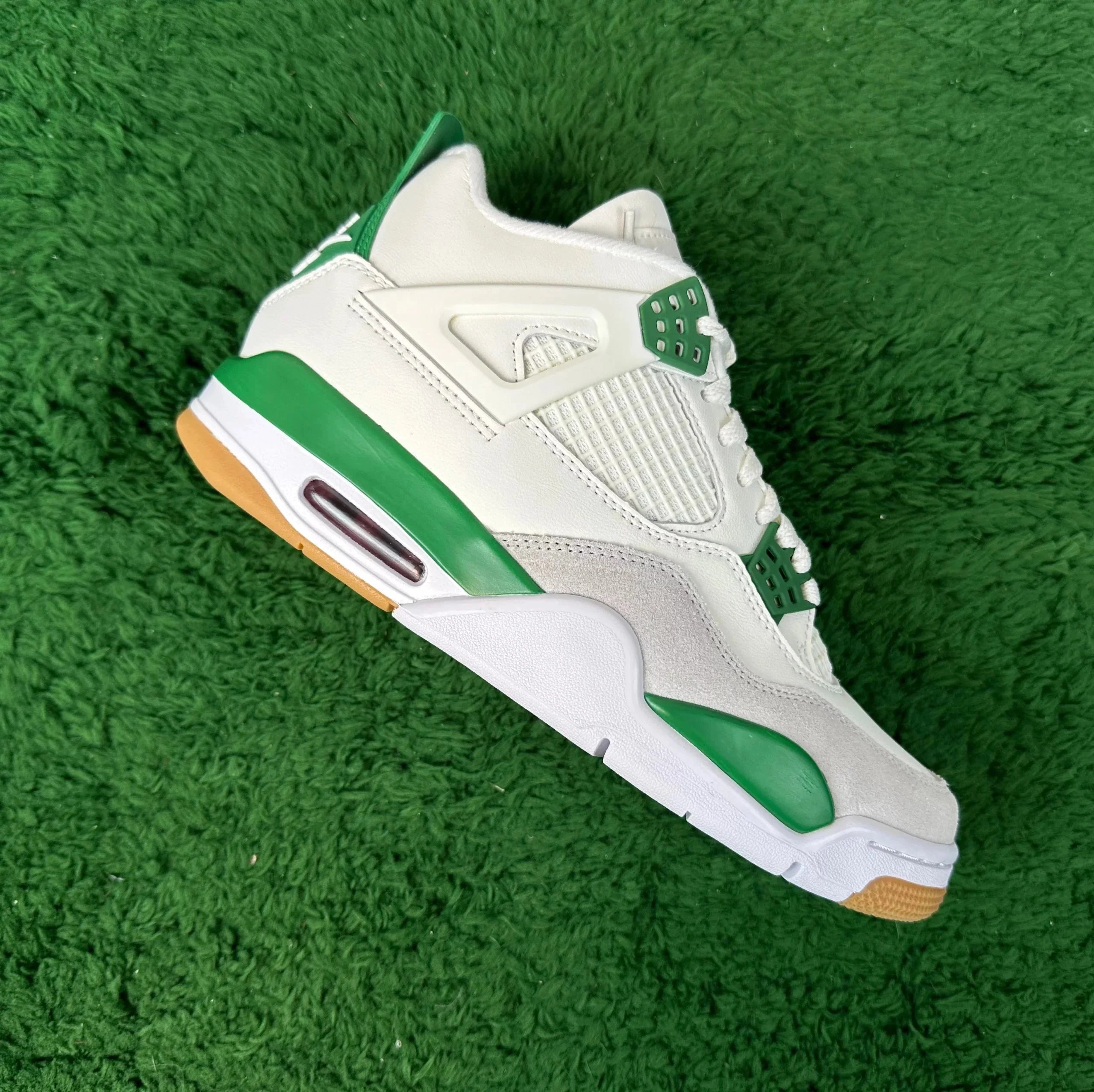 Collaboration Green and White (DR5415-103)