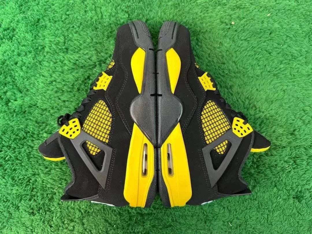 Black Lightning (308497-008)