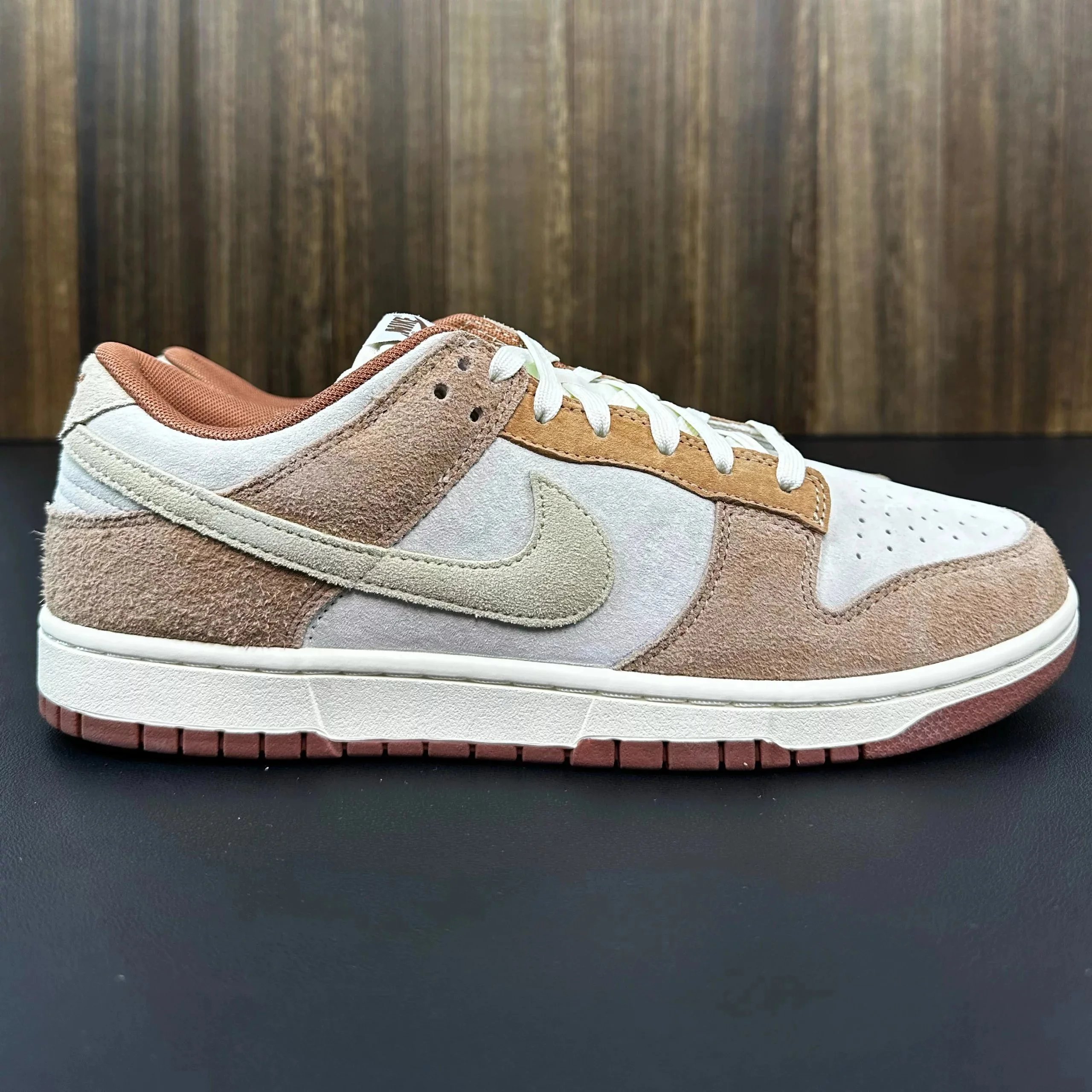 DD1390-100 white brown