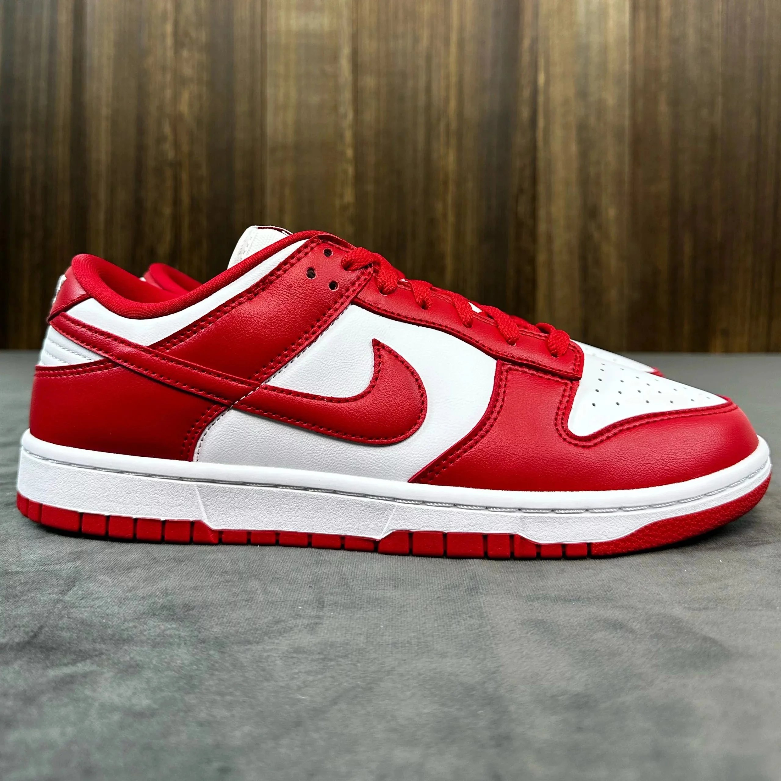 CU1727-100 University Red