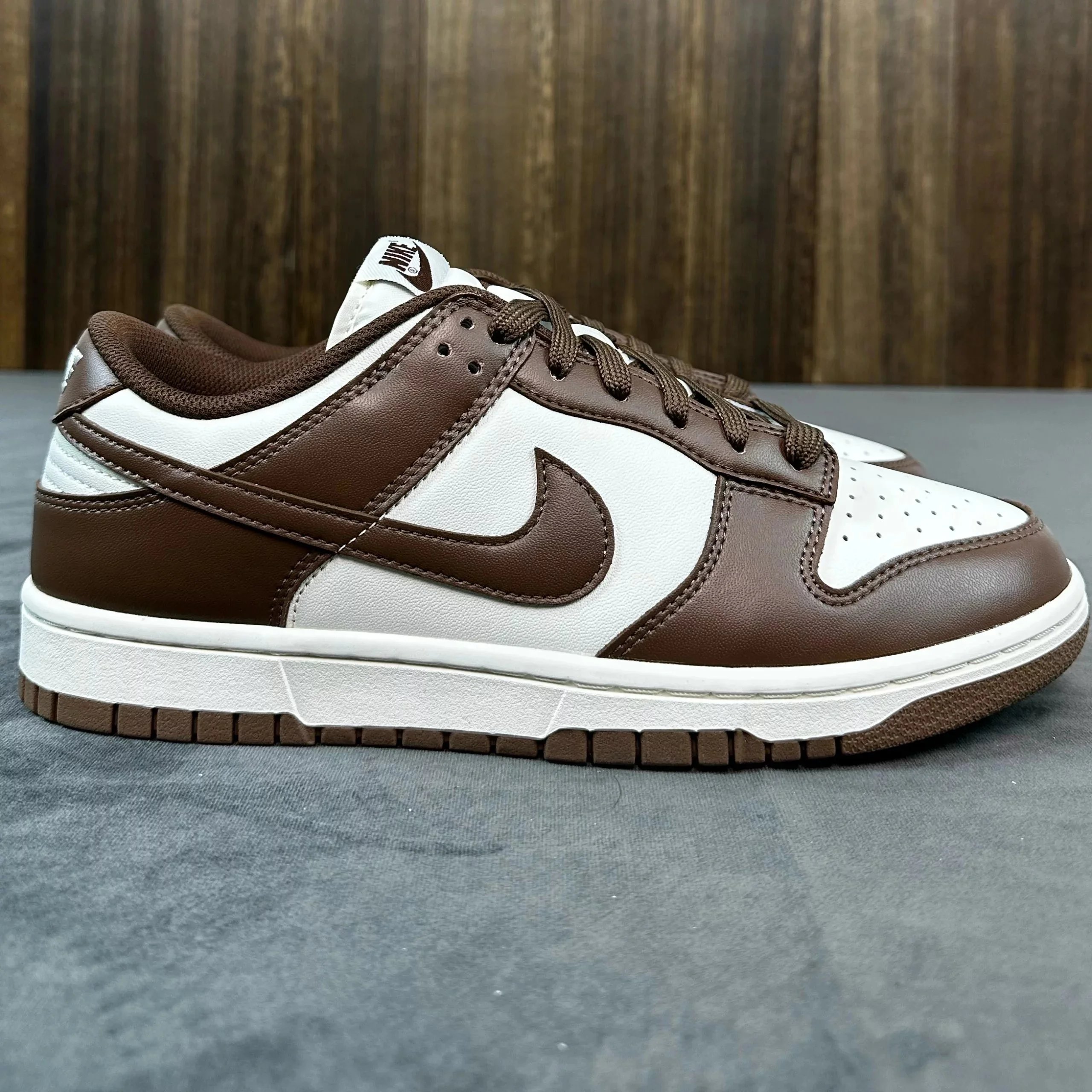 DD1503-124 brown white