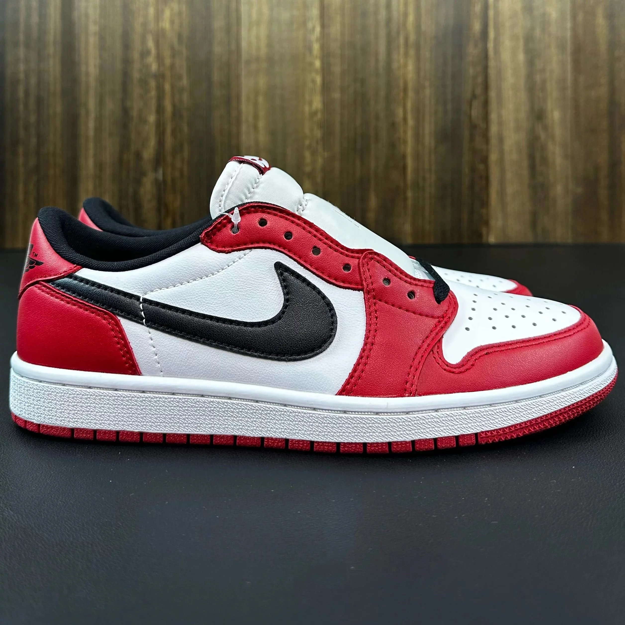 705329-600 Chicago LOW