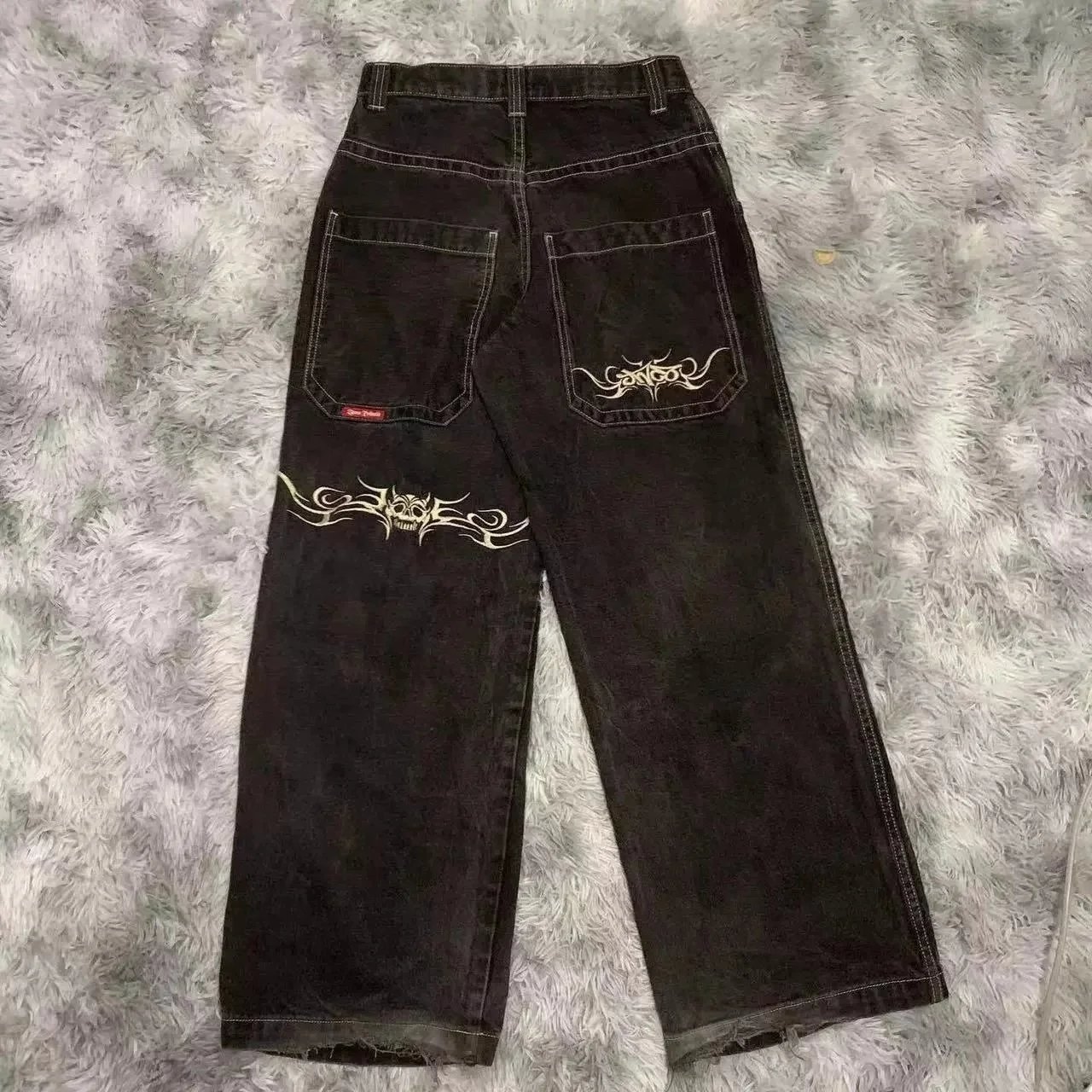 32 black