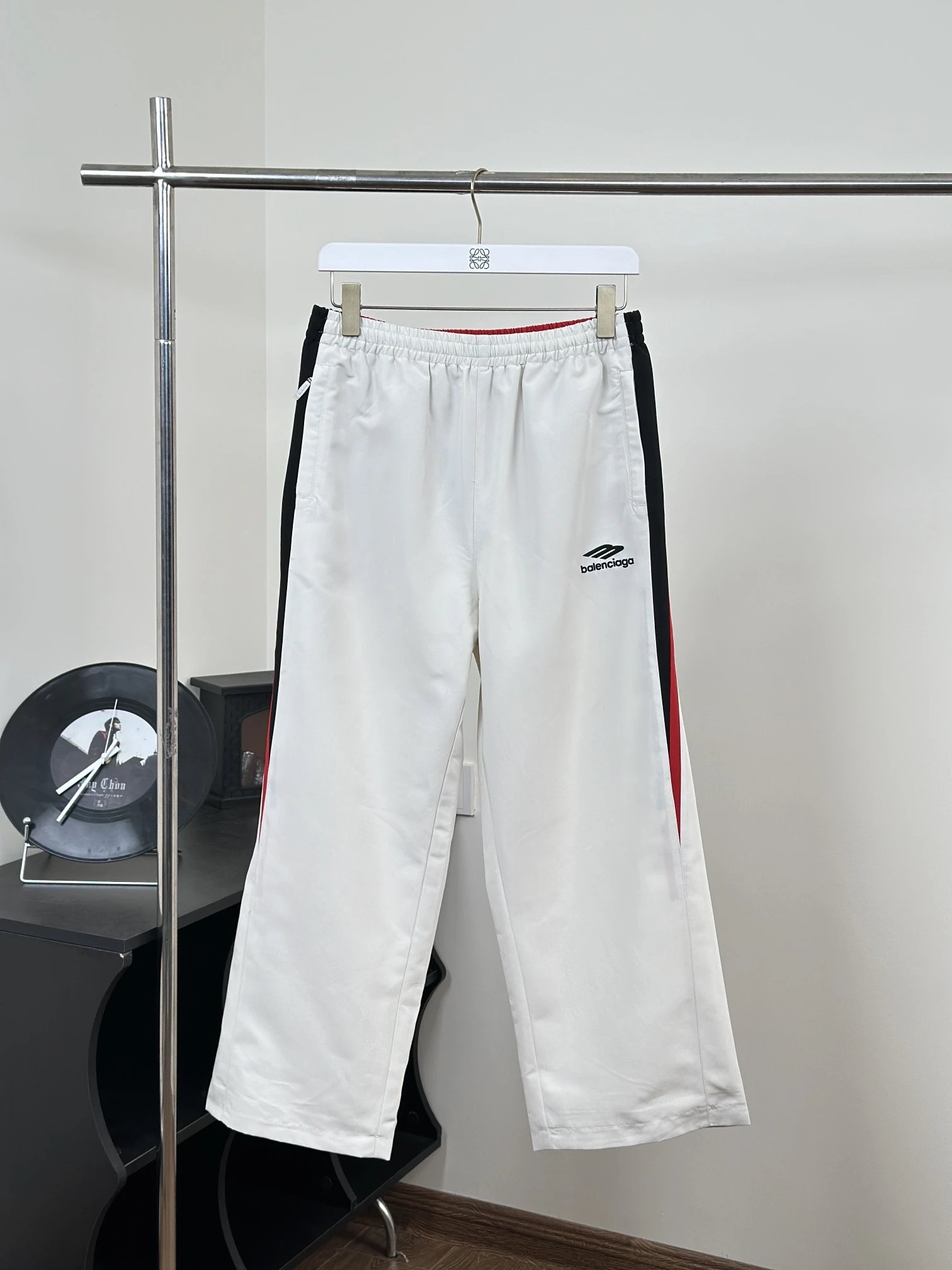 18 white