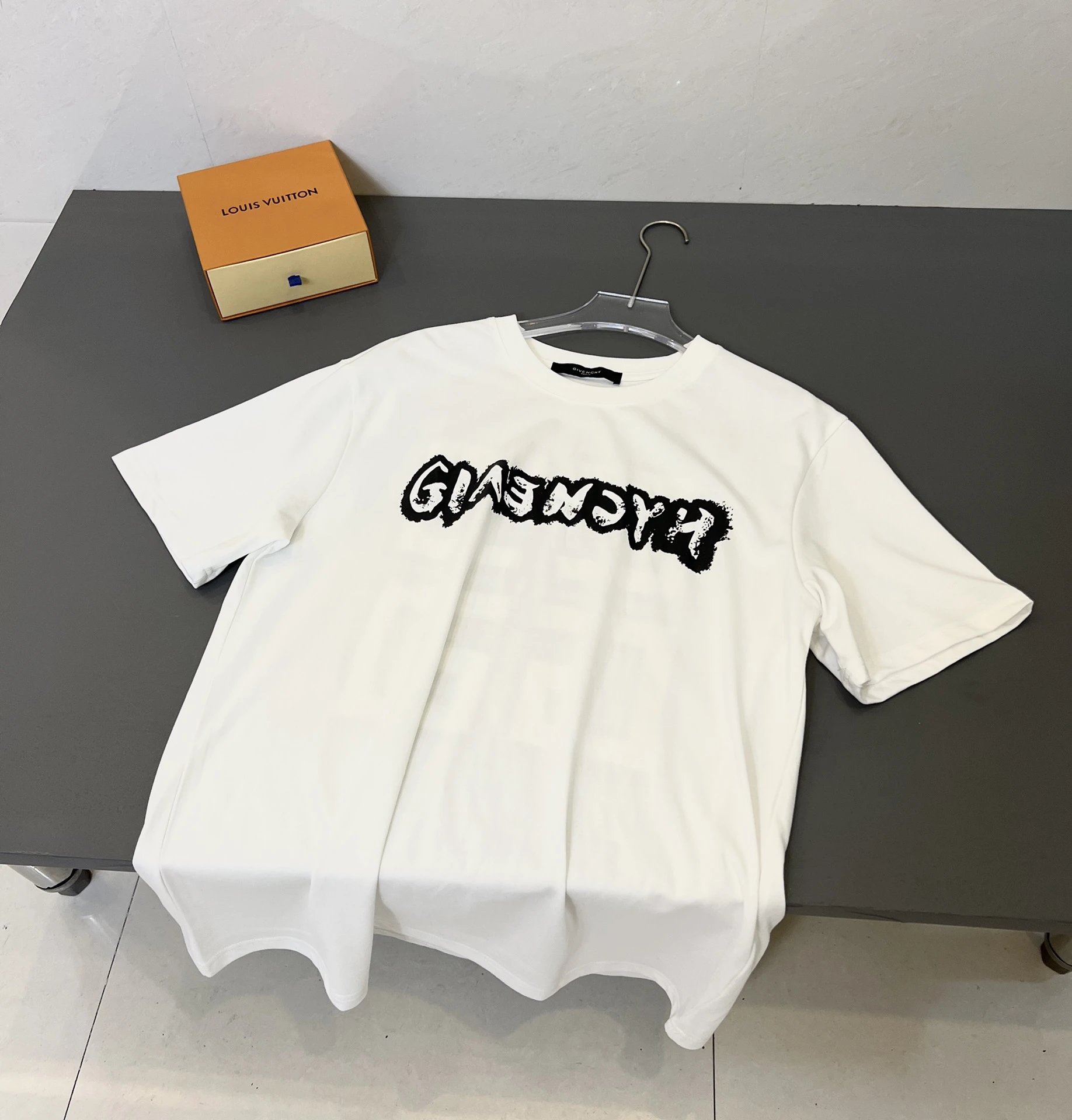 04 White