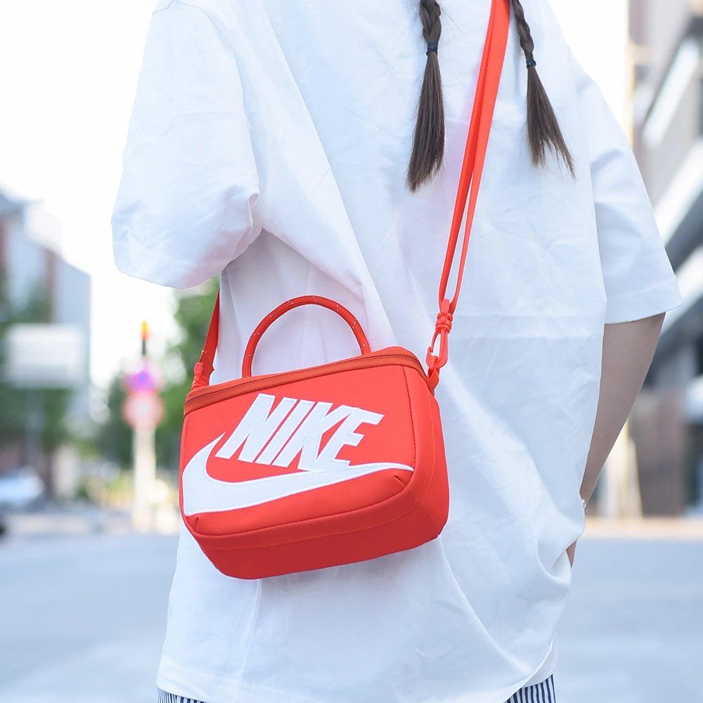 01 Red