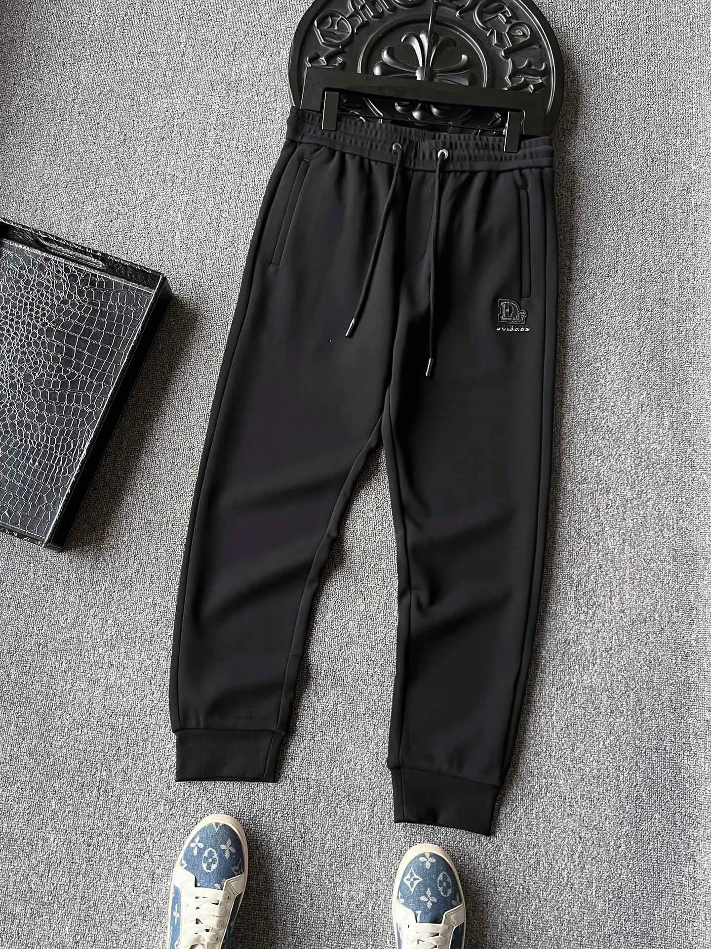 26 black