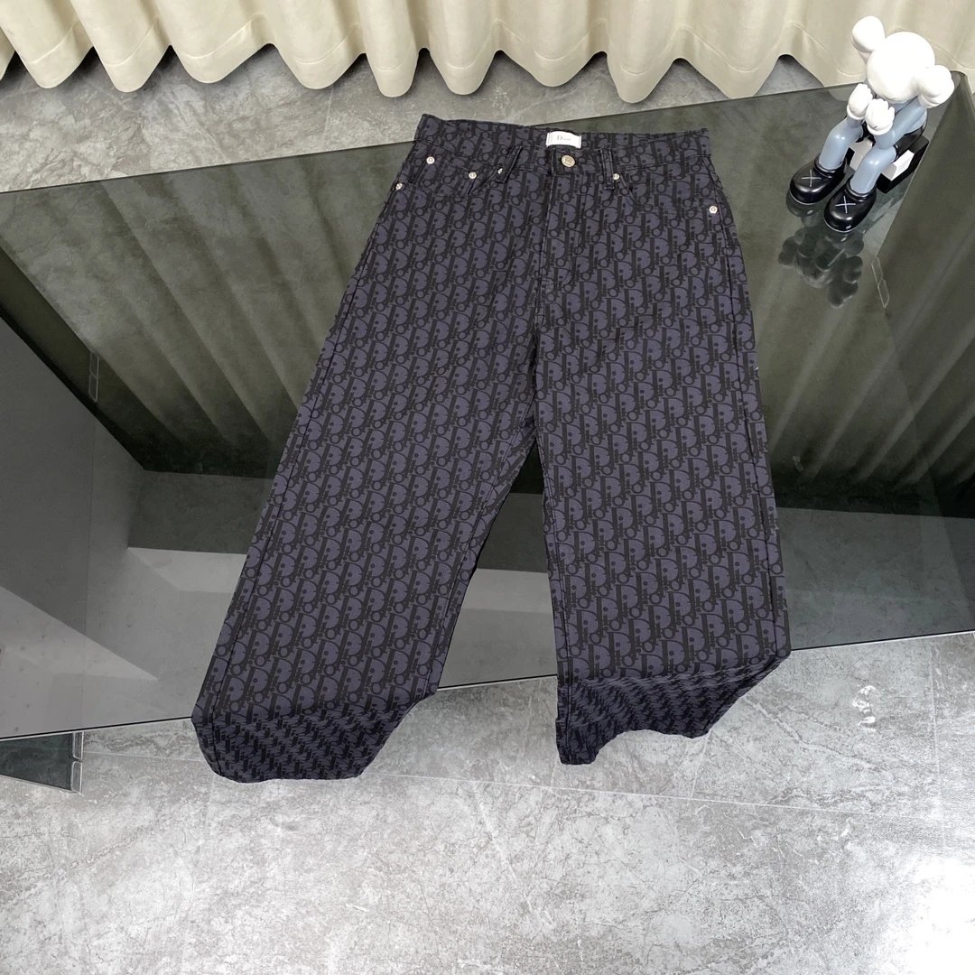 28 black