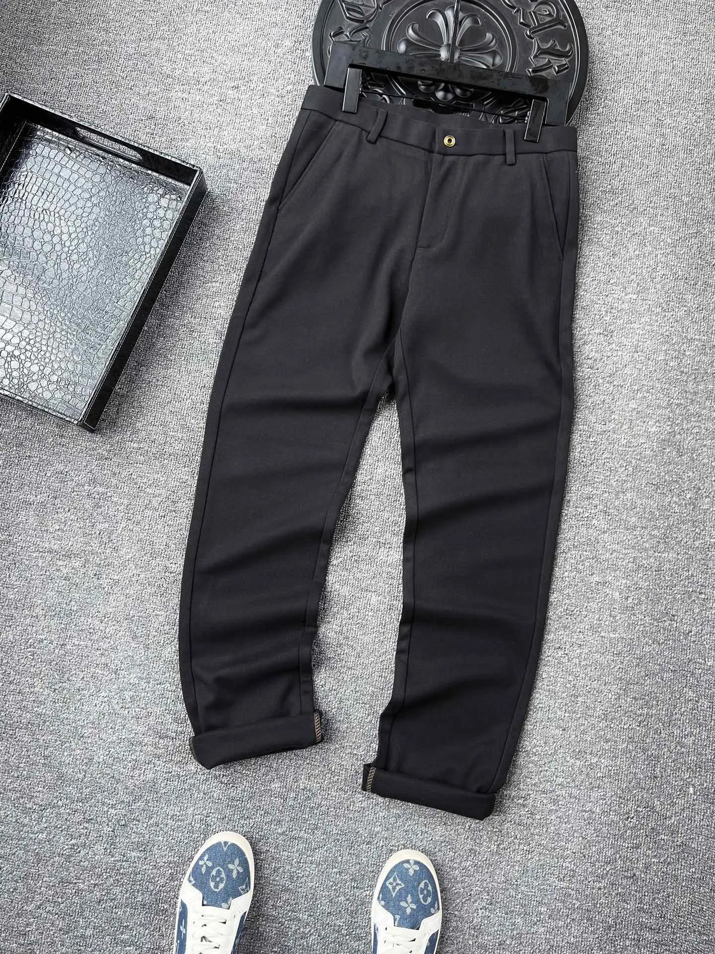 29 black