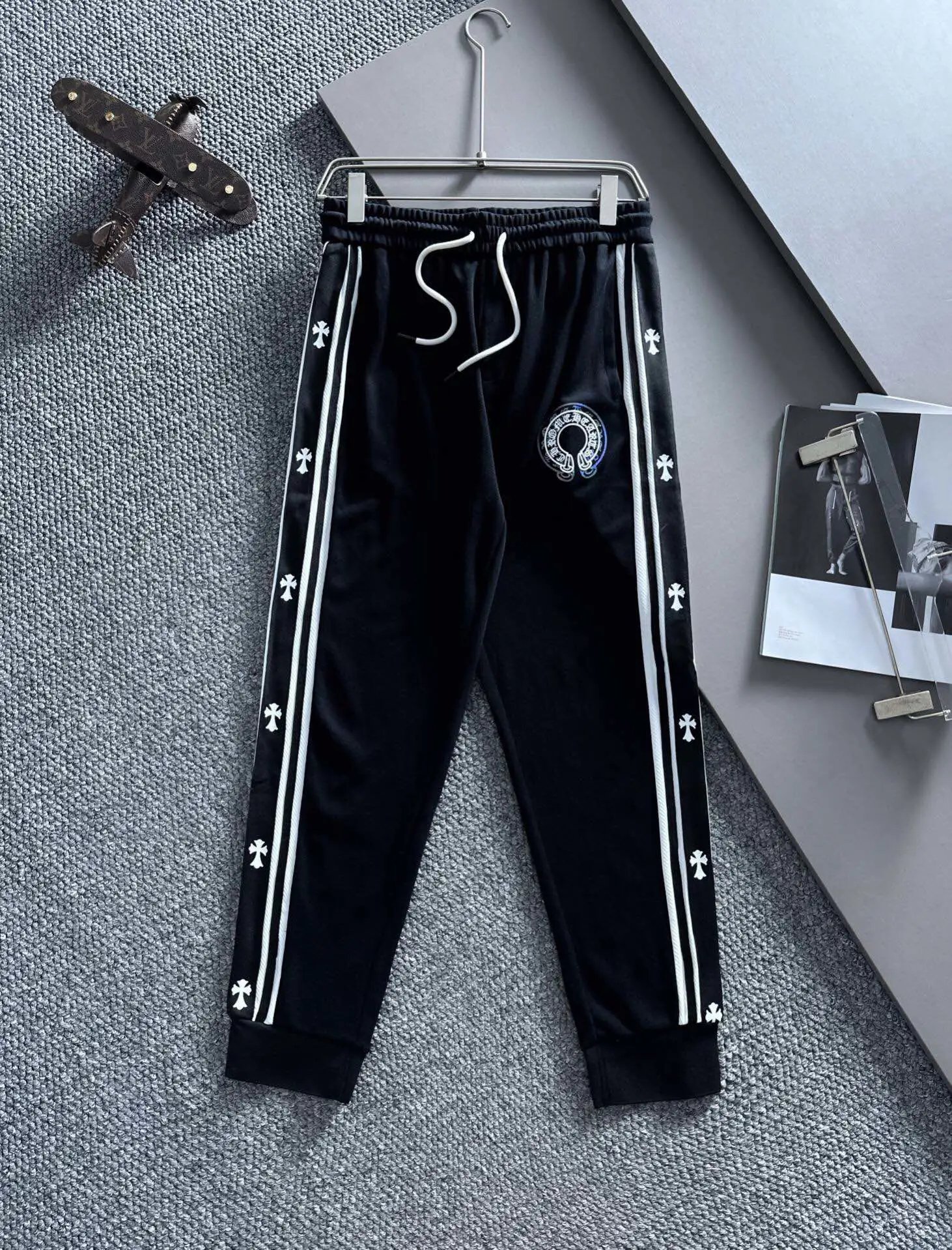 36 black