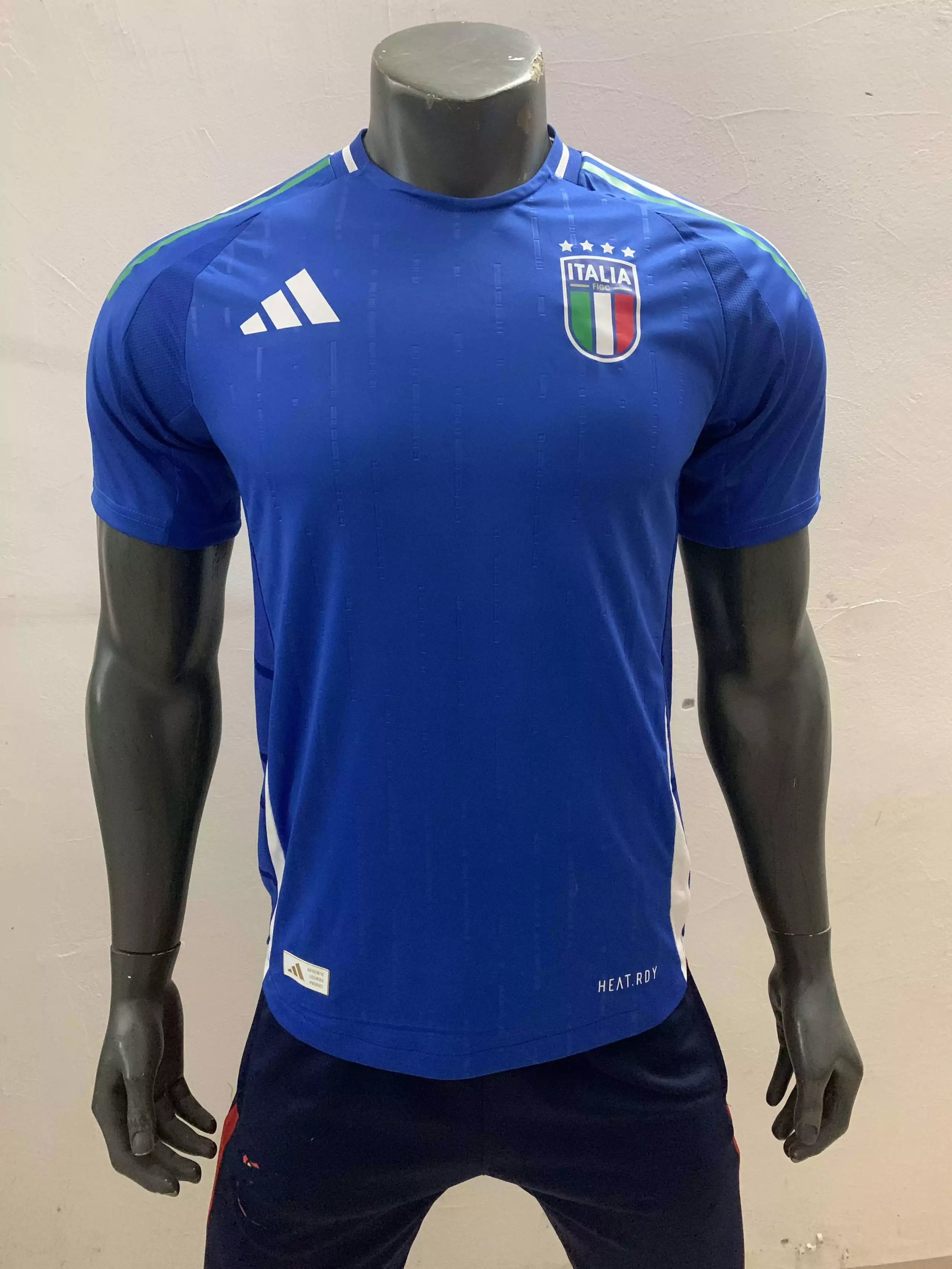 04 Italy home