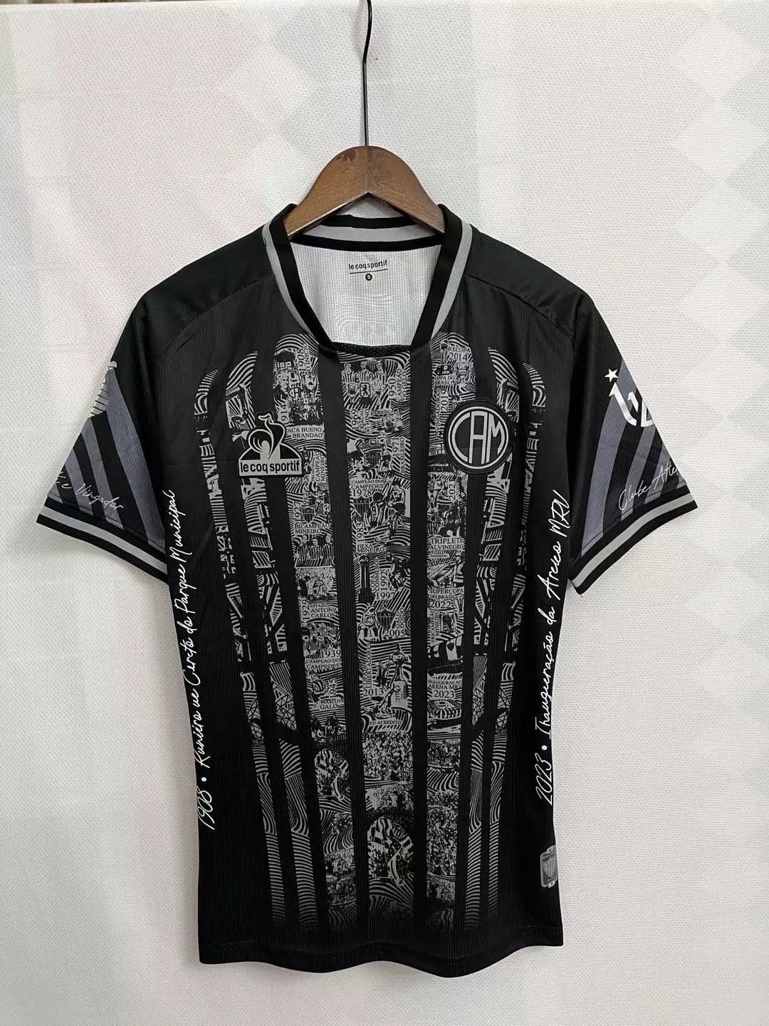 04 Black 006