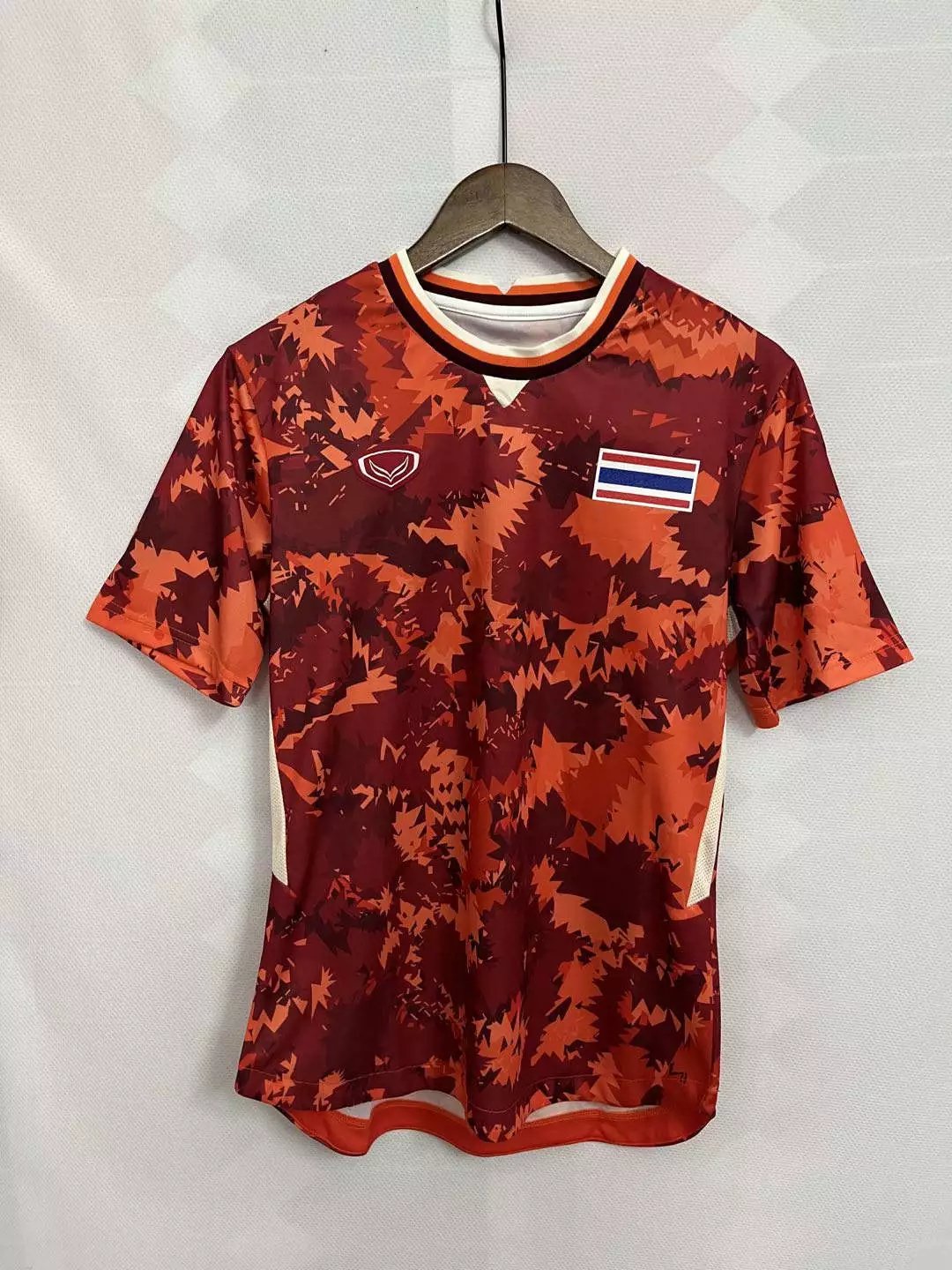 08 Red 006