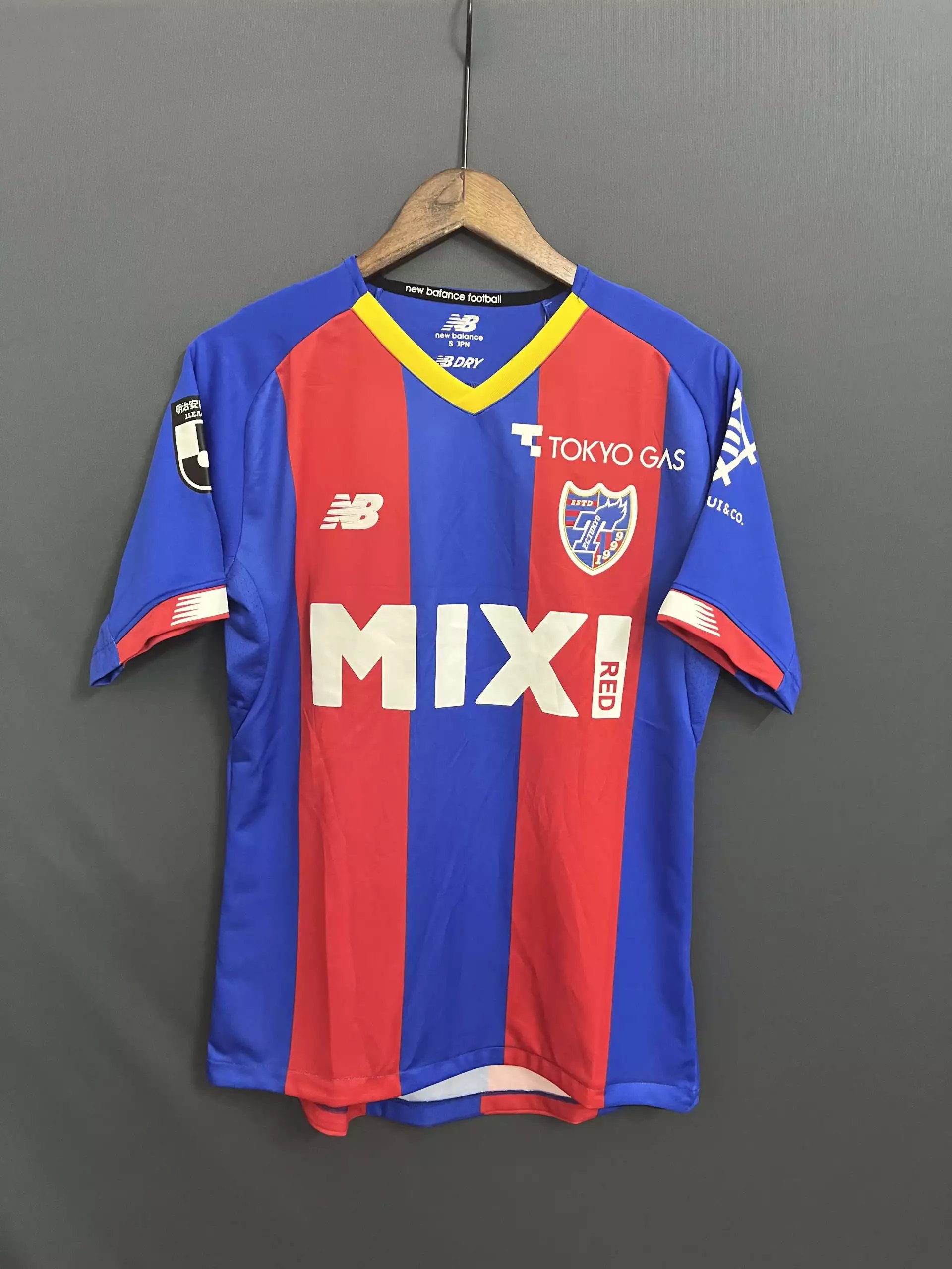 19 Red and blue 006