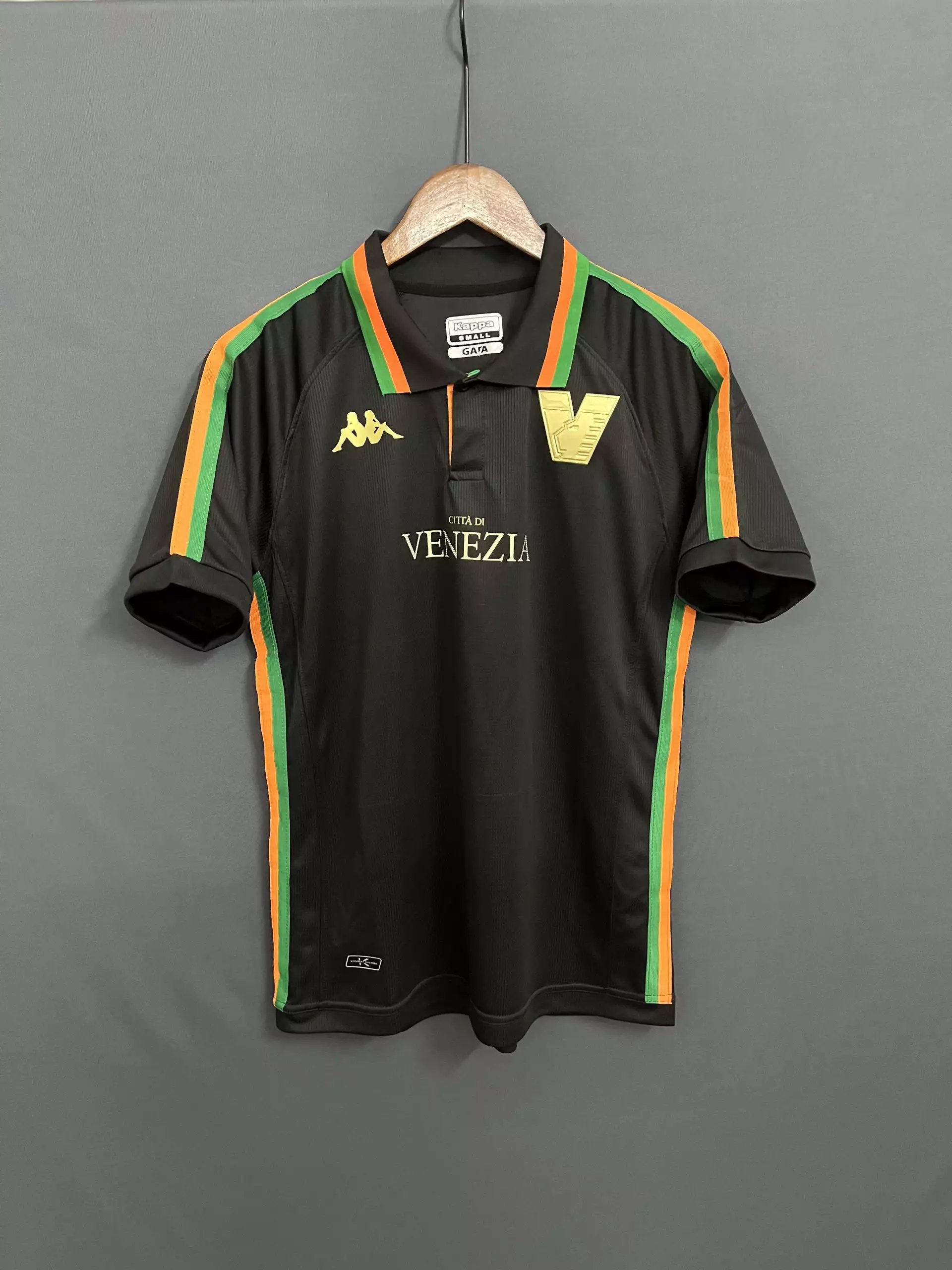 25 Black 006