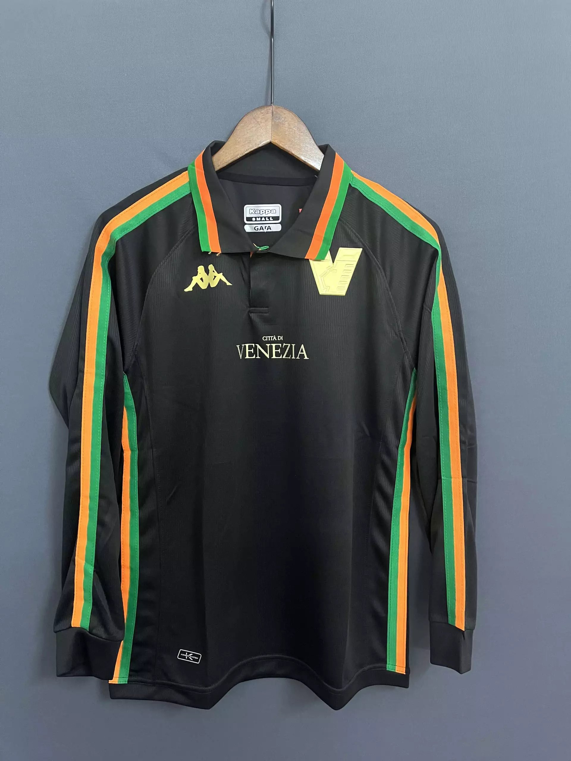 32 black 006