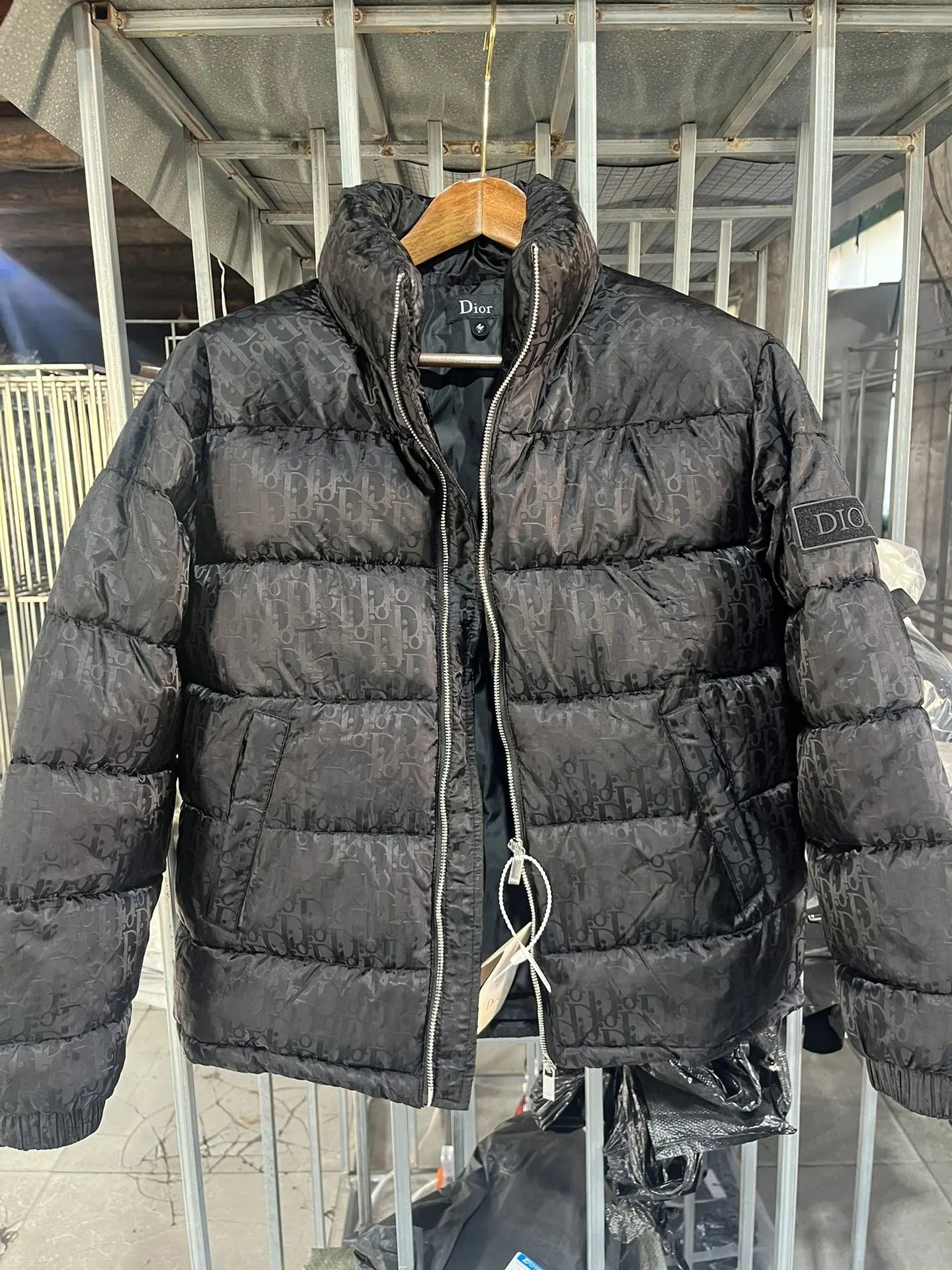 28 black