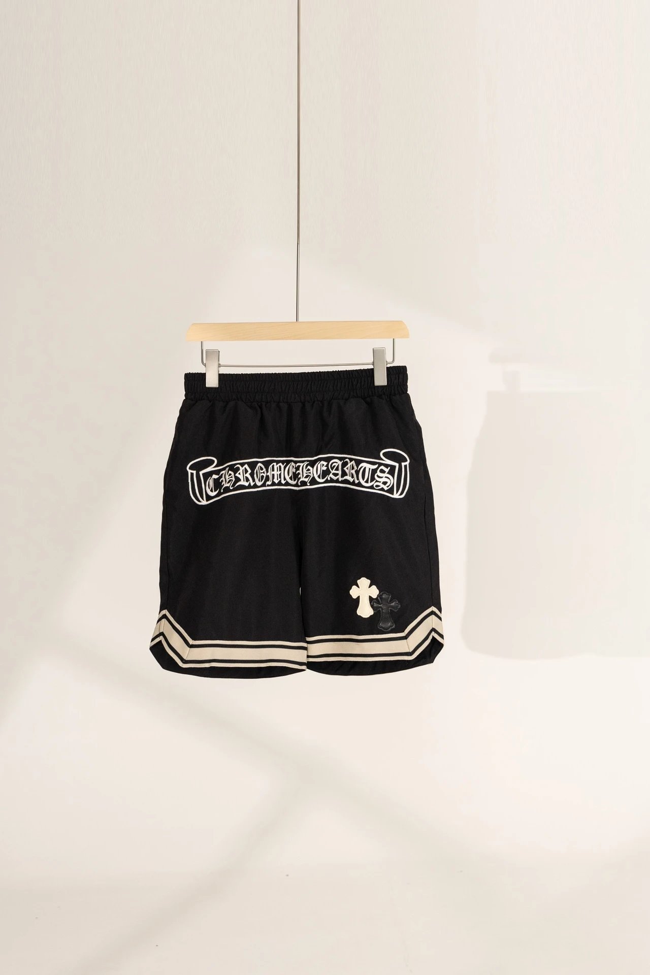 32 black