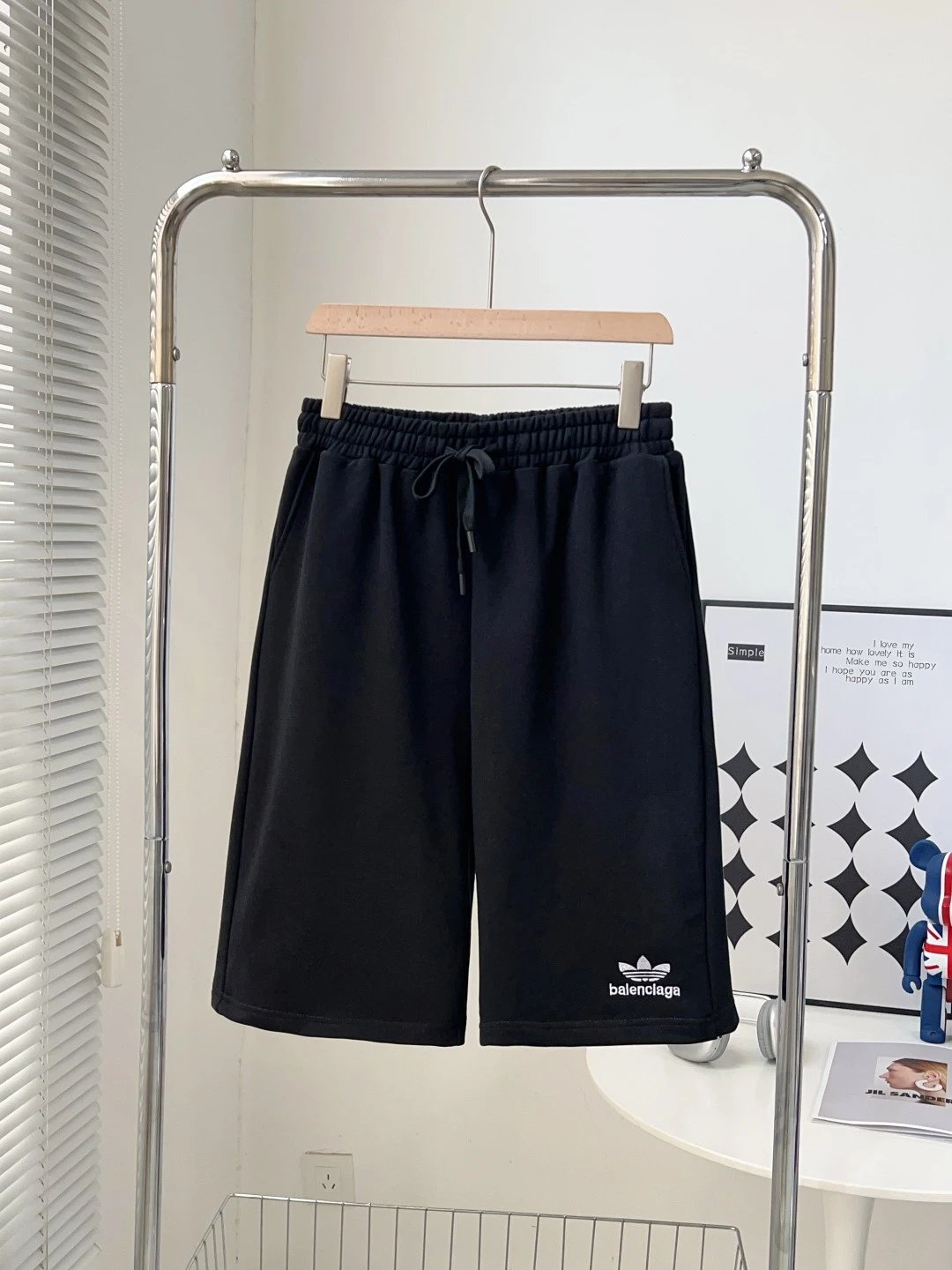 8 black