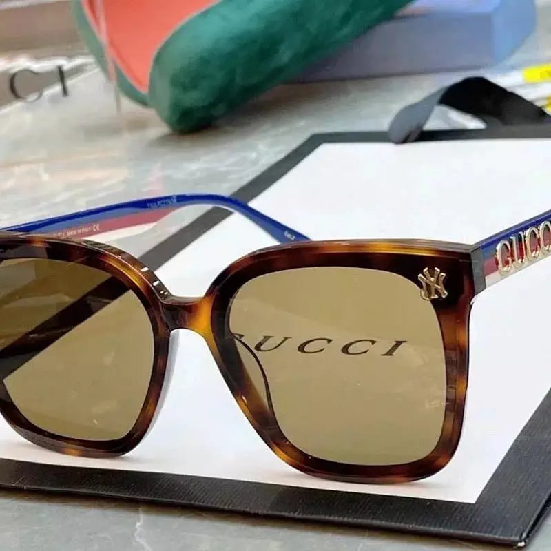 18 Brown 006