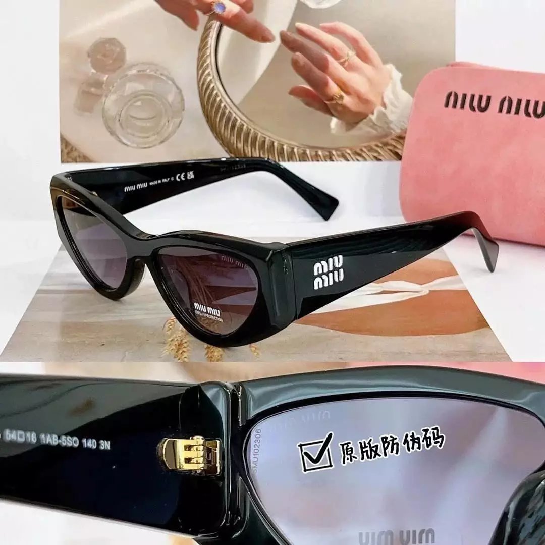 25 Black 006