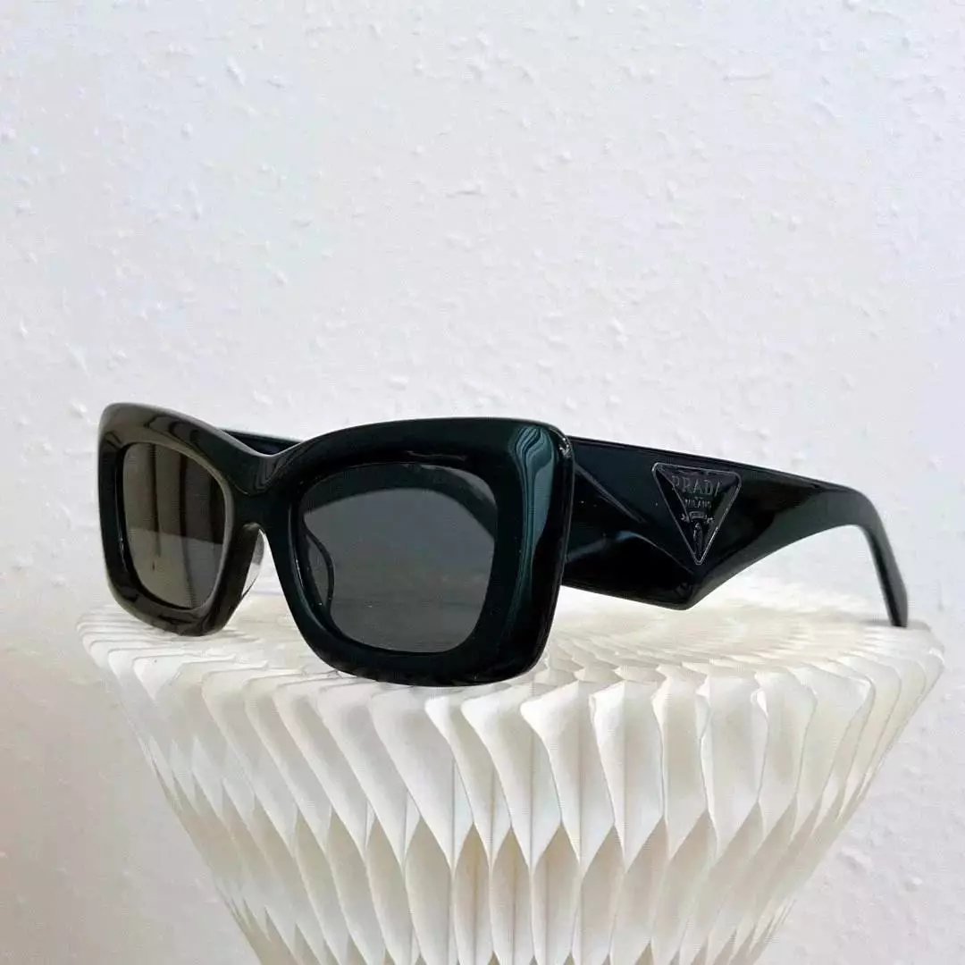 26 Black 006
