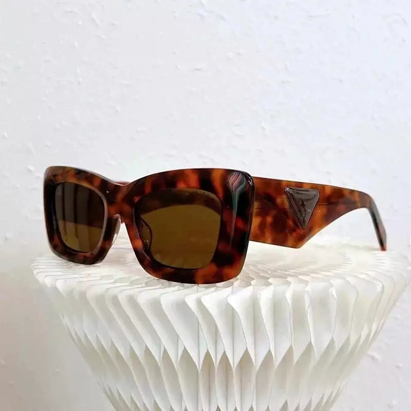 28 Brown 006