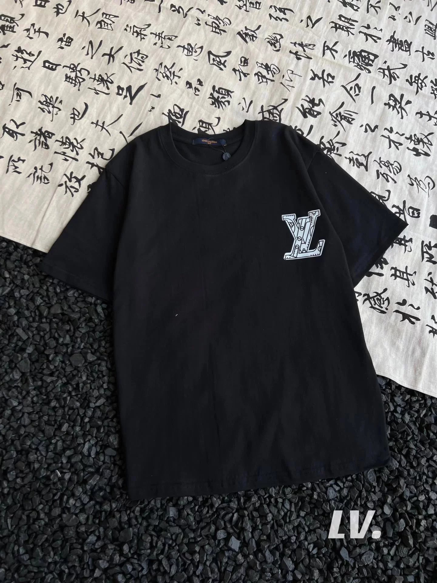 Black spacing marker 002