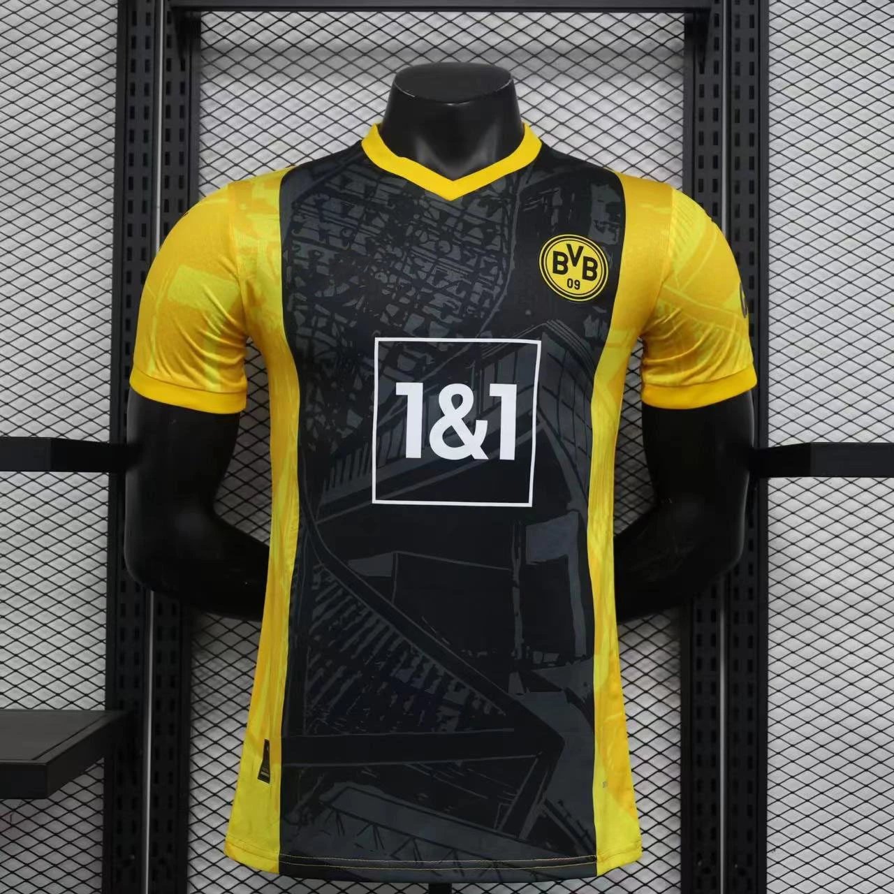 01 Black and yellow 006