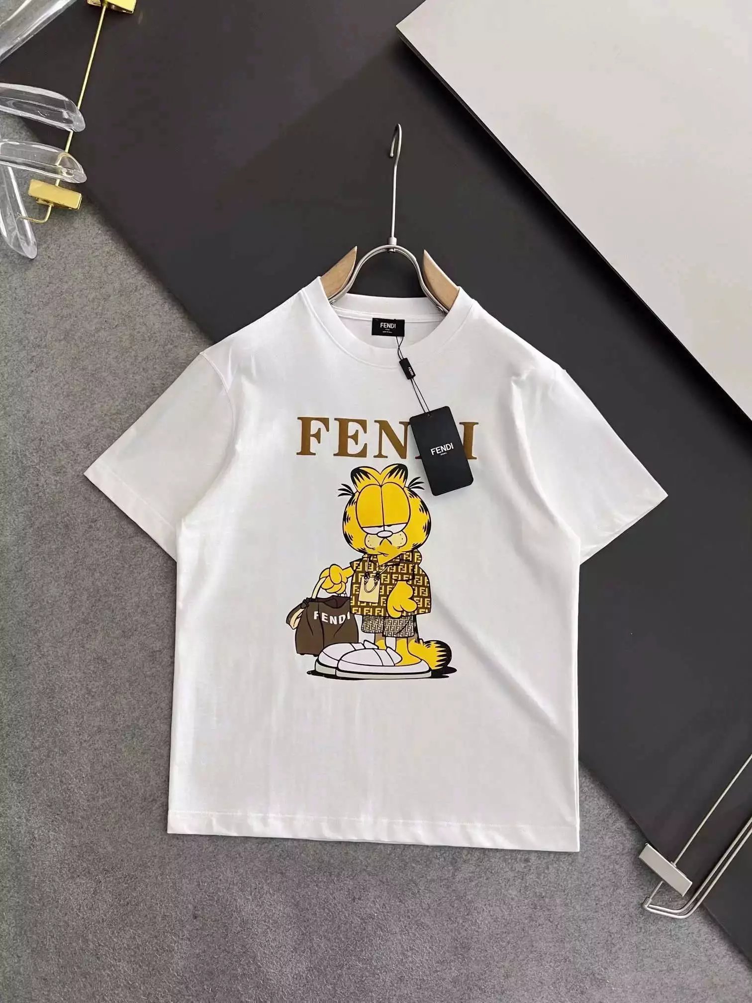 21 White 006