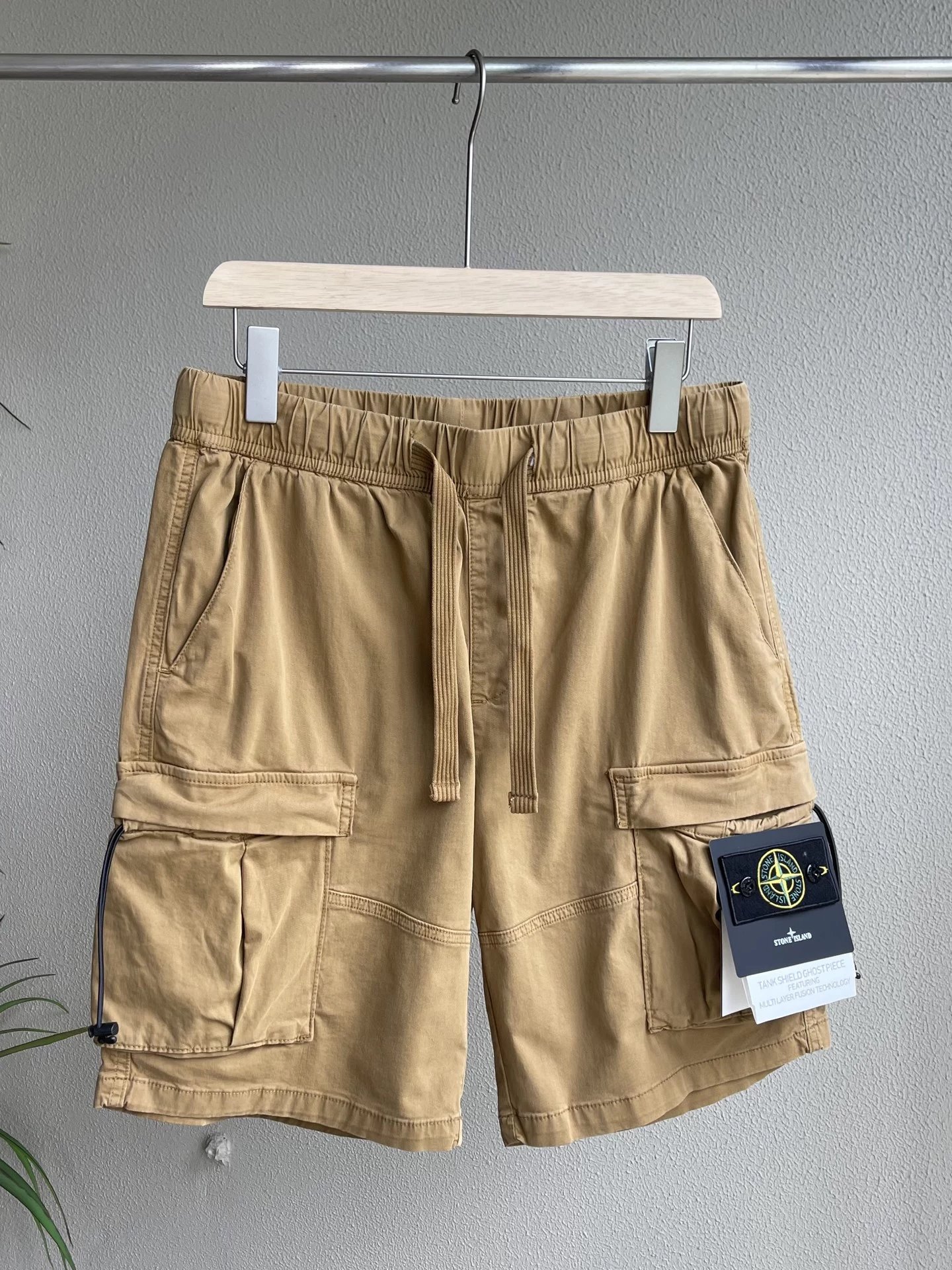 31 Khaki