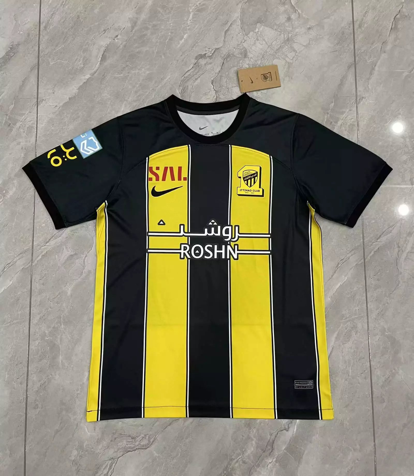 04 Black and yellow 006