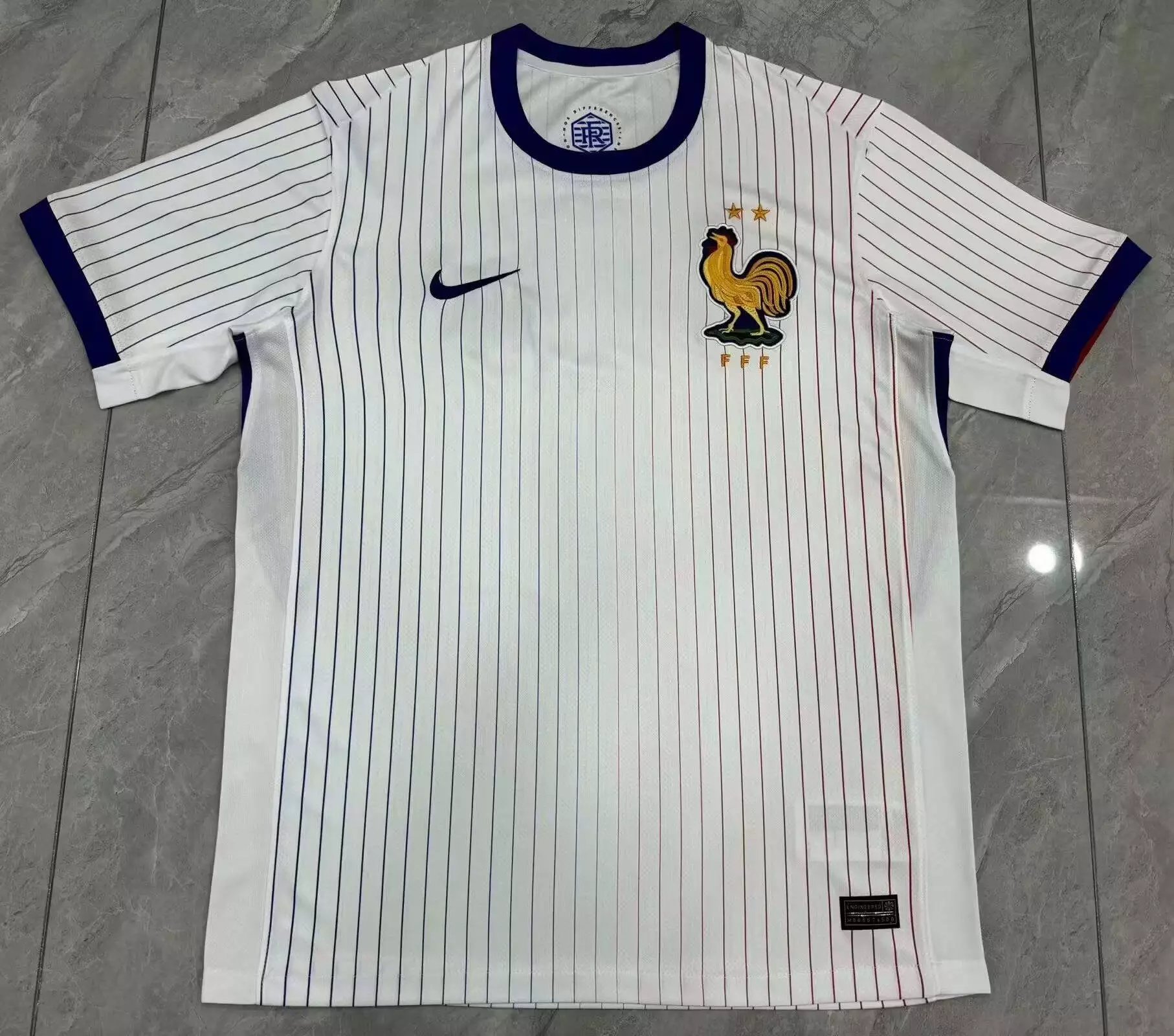 25 white 006