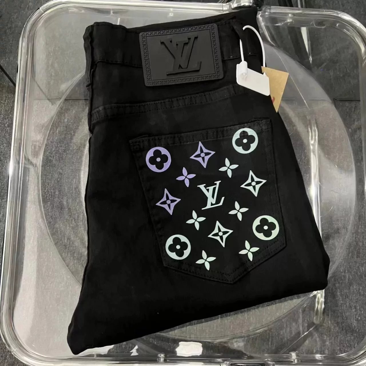 黑色淡色全logo 002