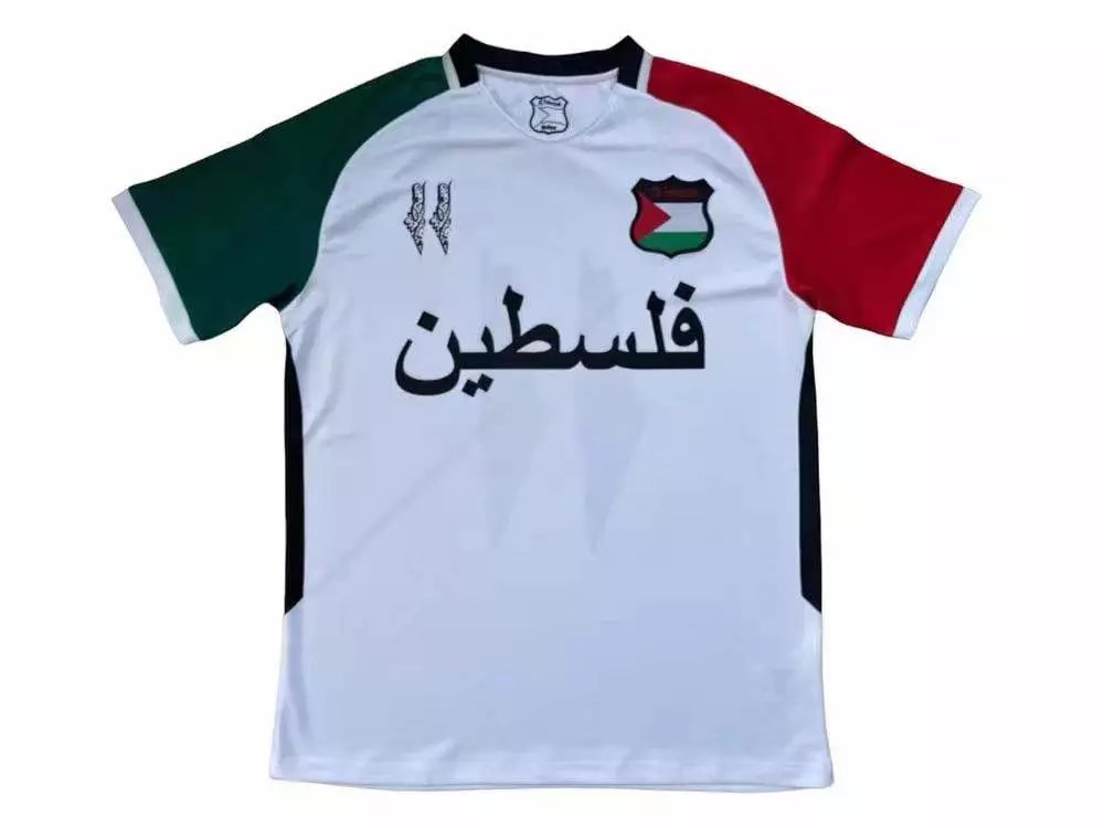 32 White 006