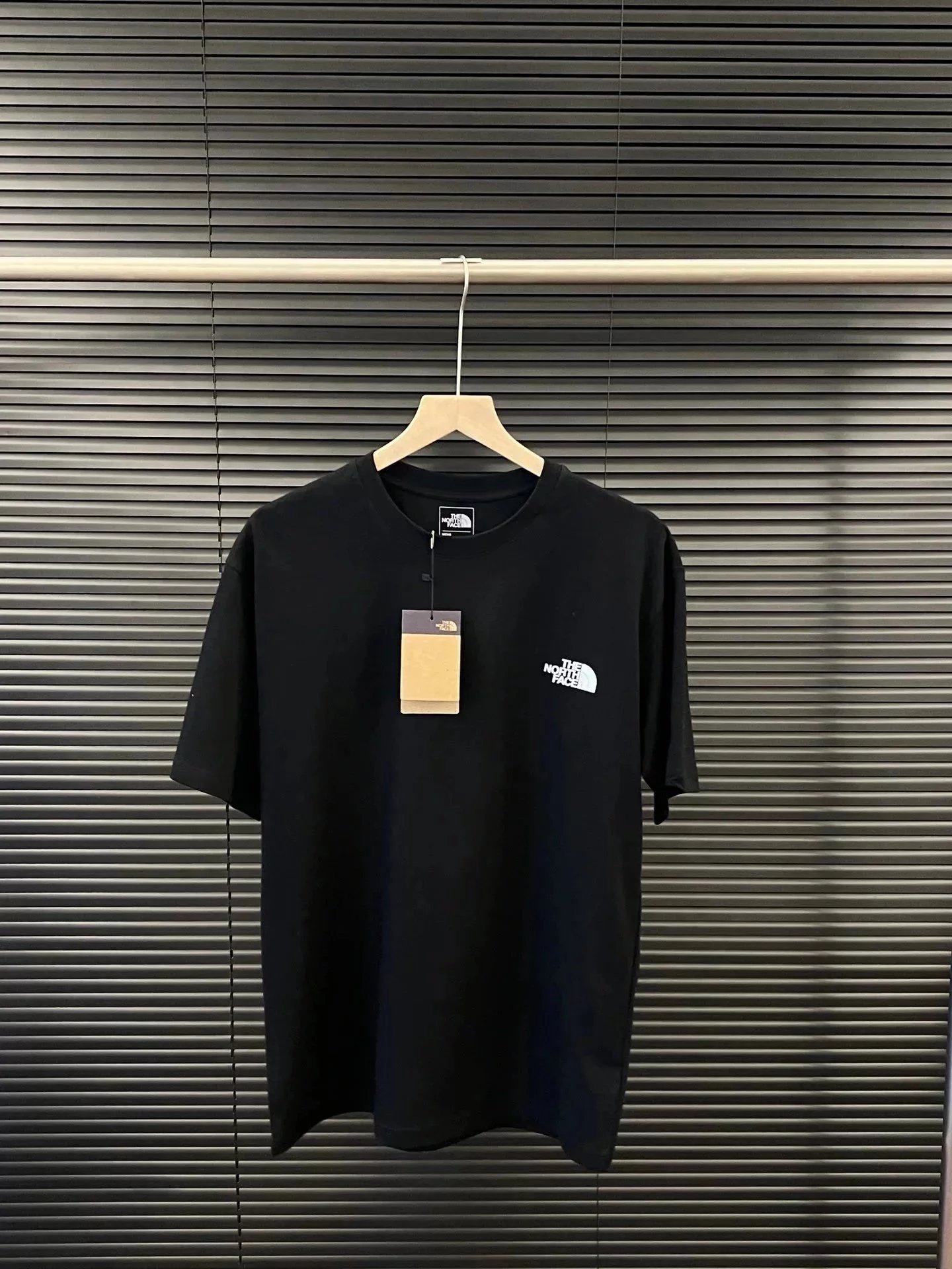 Black North 002