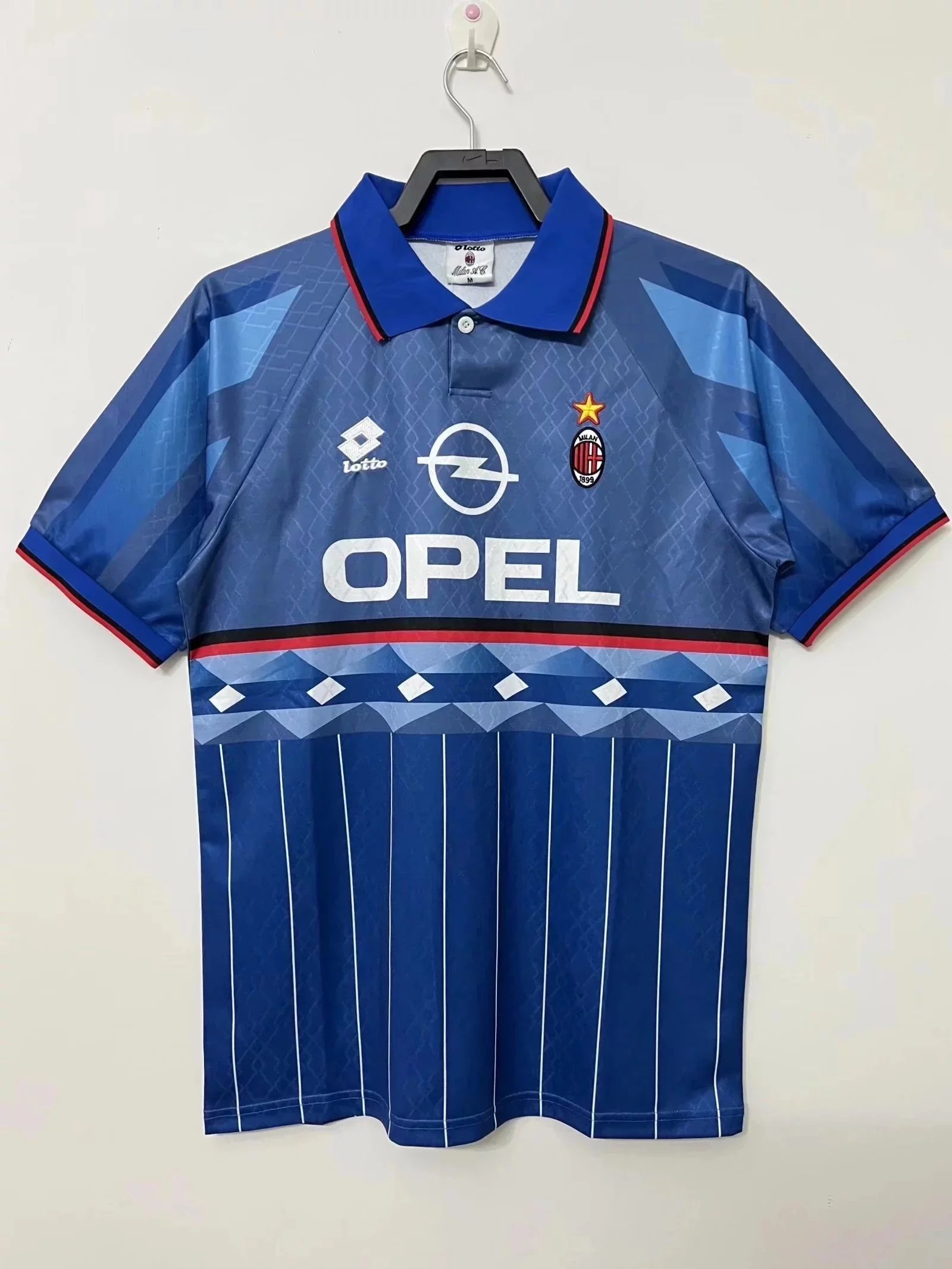 Blue White Red 005