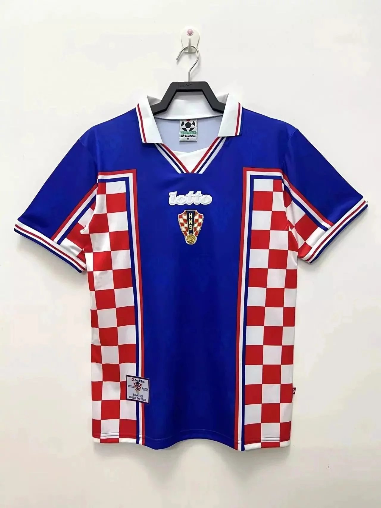 Blue Red White 005