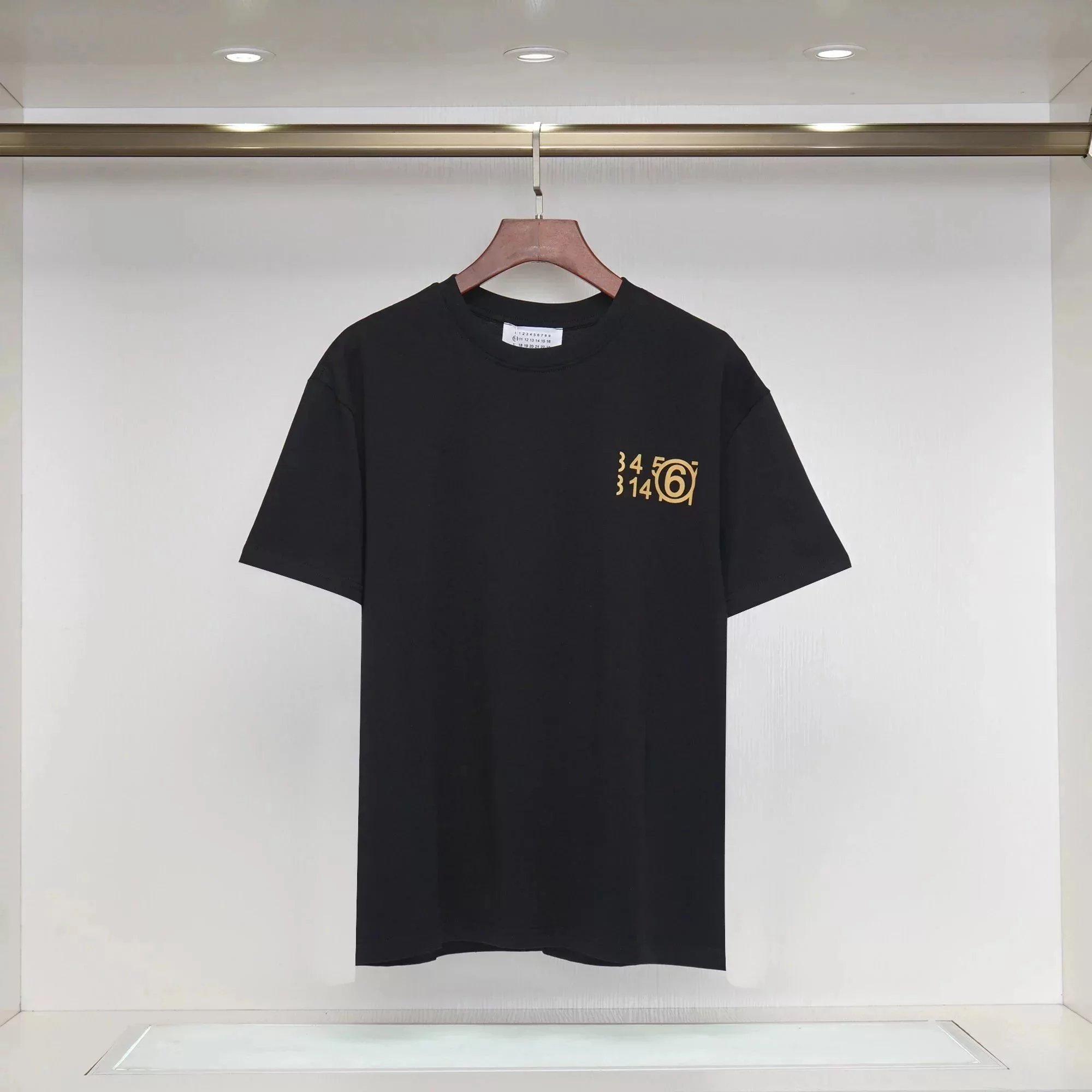 Black digital minimalist 005