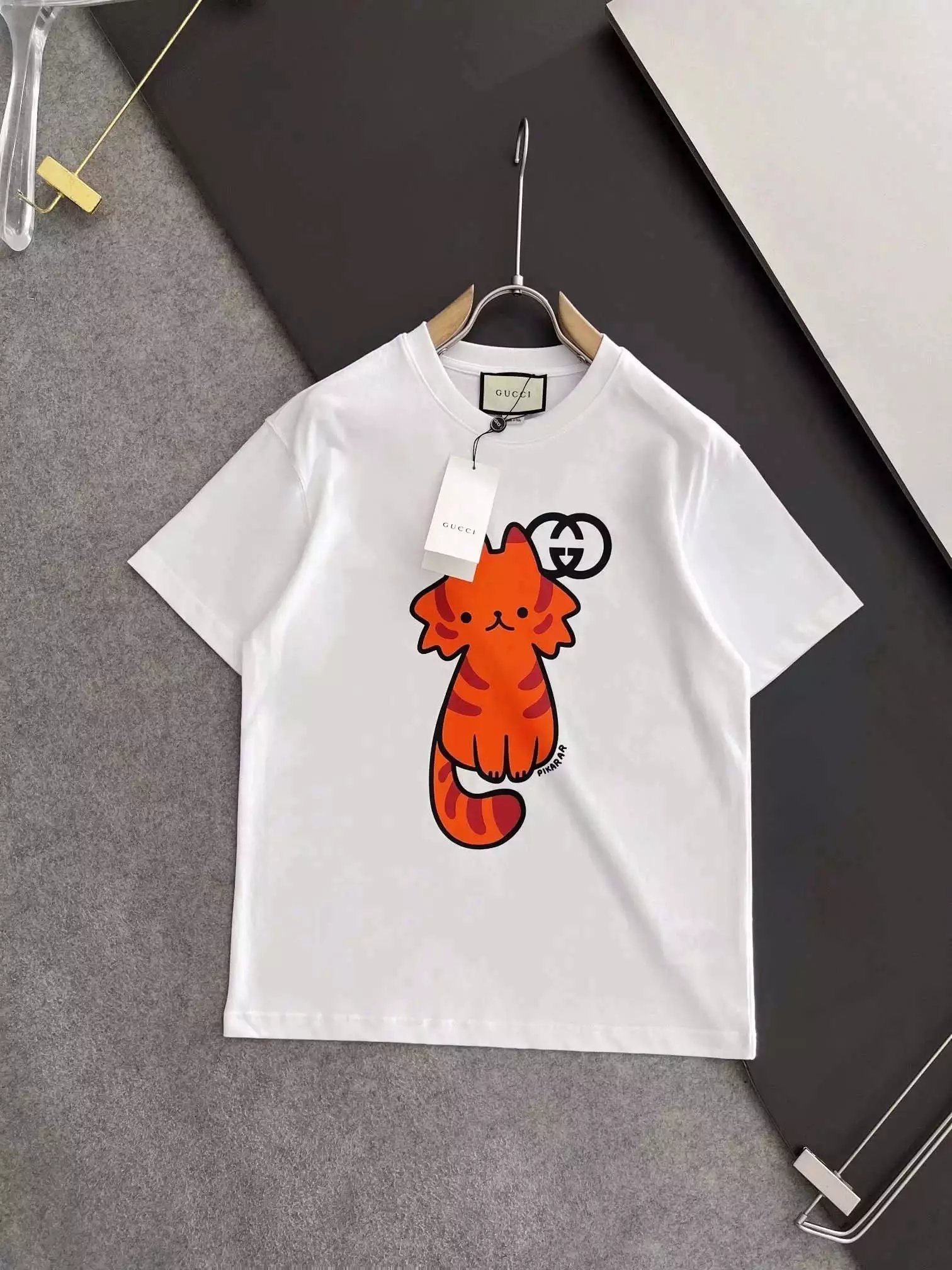 05 White 006