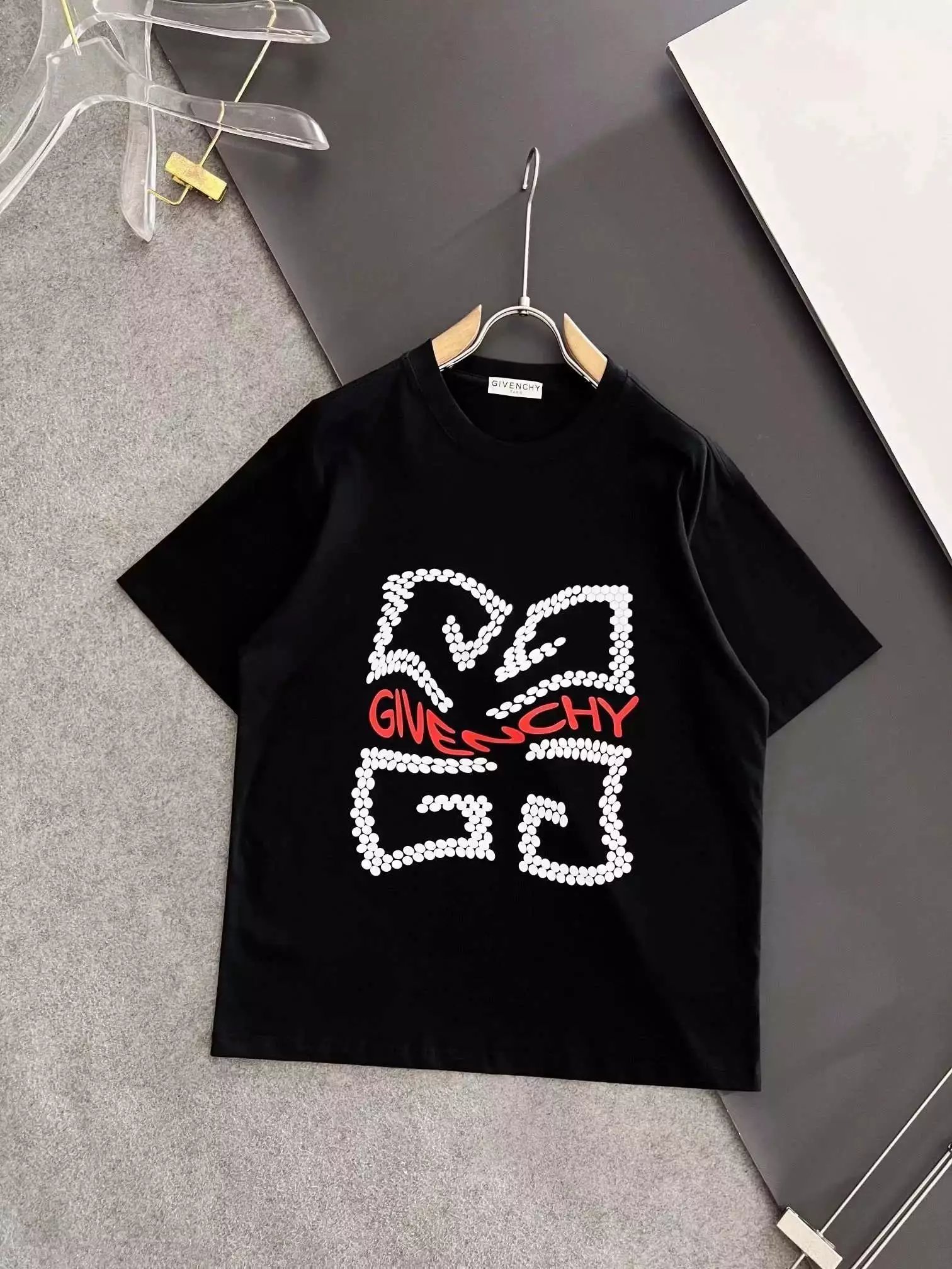 16 Black 006